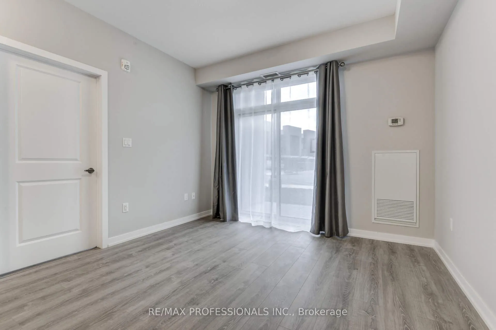 Photo 14 of Unit 124, 101 Shoreview Place, Hamilton, Lakeshore — HOMEH