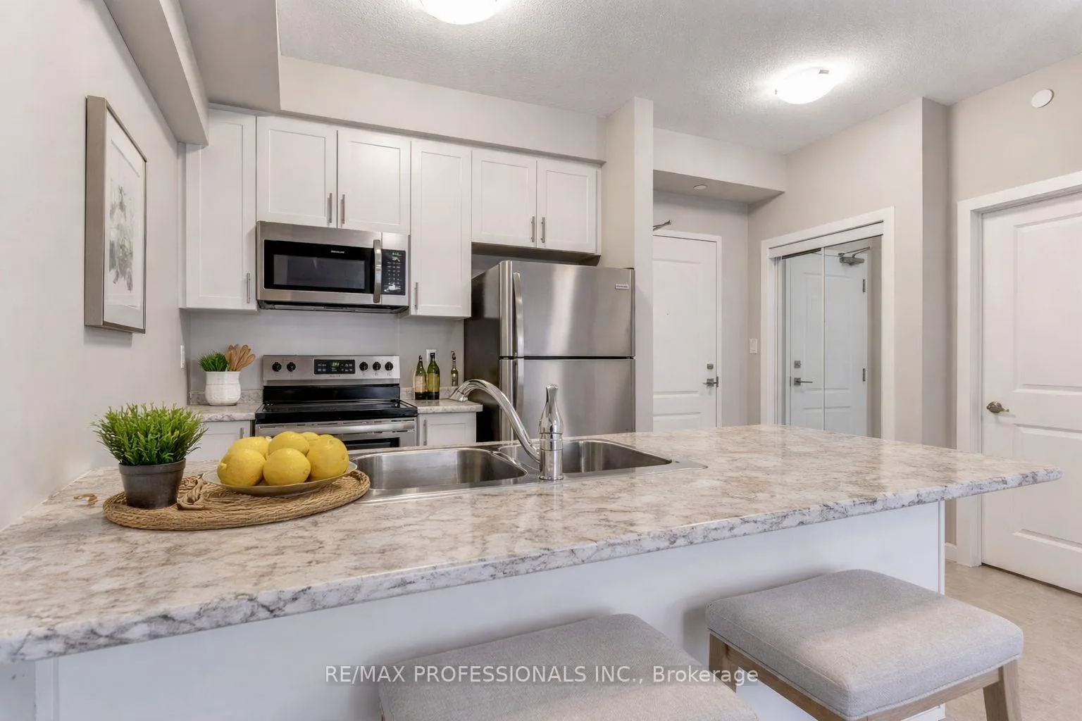 Photo 18 of Unit 124, 101 Shoreview Place, Hamilton, Lakeshore — HOMEH