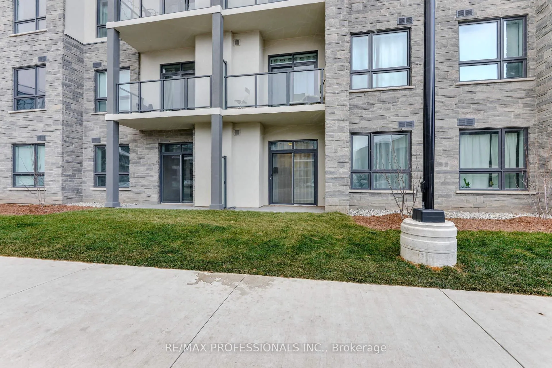 Photo 28 of Unit 124, 101 Shoreview Place, Hamilton, Lakeshore — HOMEH
