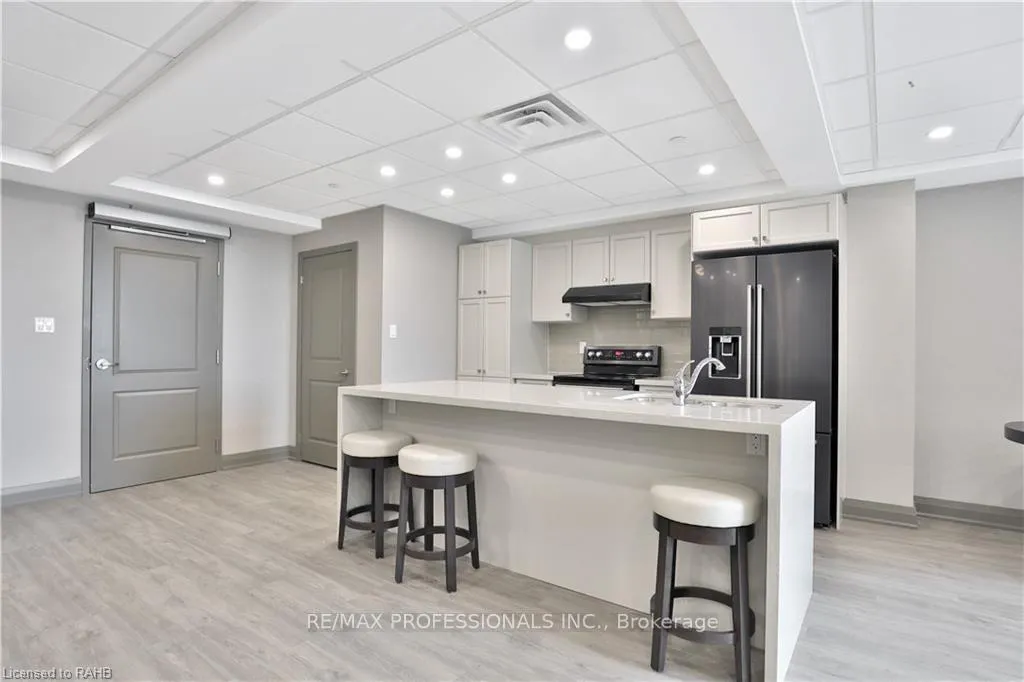 Photo 33 of Unit 124, 101 Shoreview Place, Hamilton, Lakeshore — HOMEH