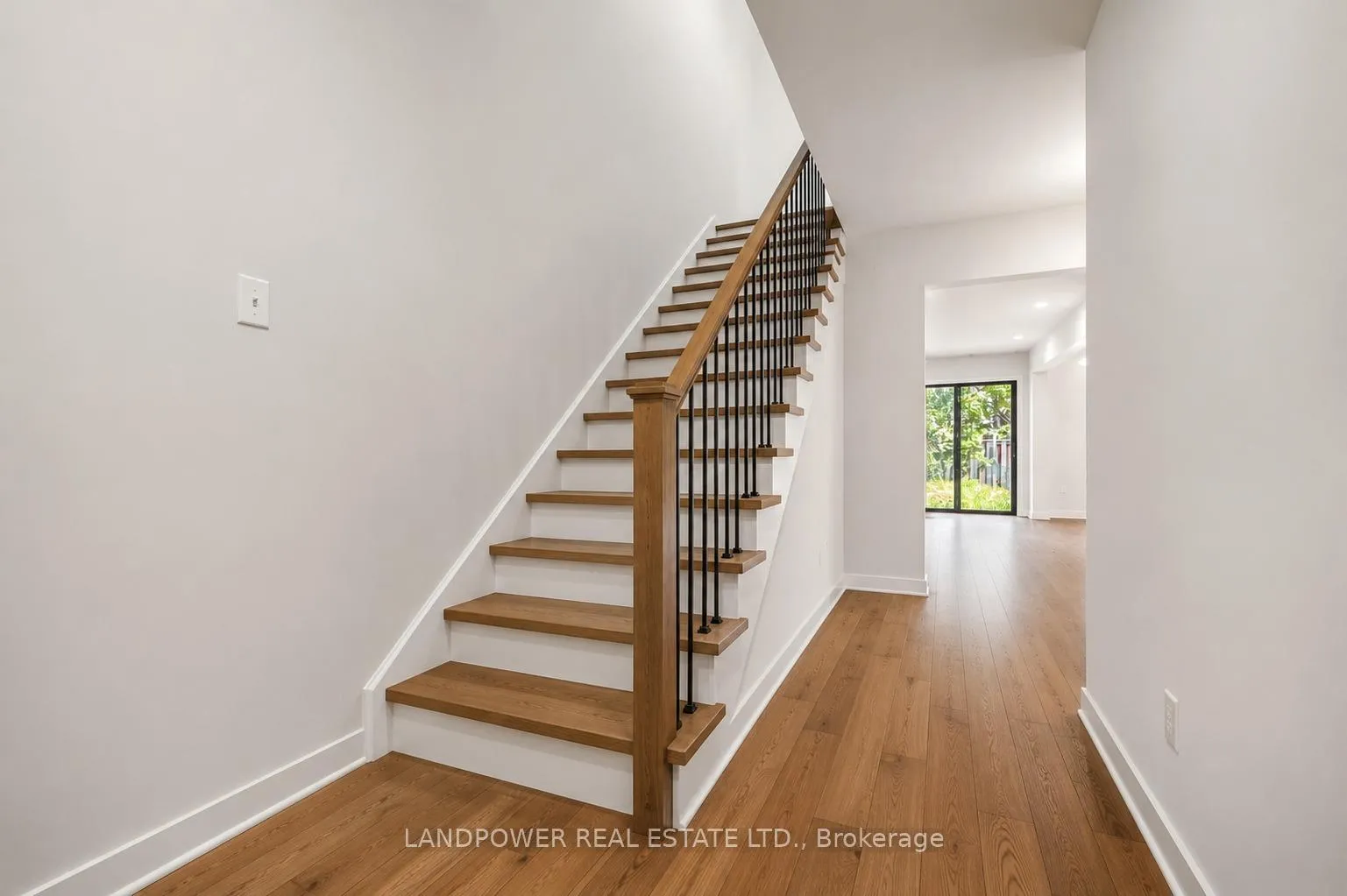 Photo 5 of 85 Tangmere Crescent, Markham, Milliken Mills East — HOMEH