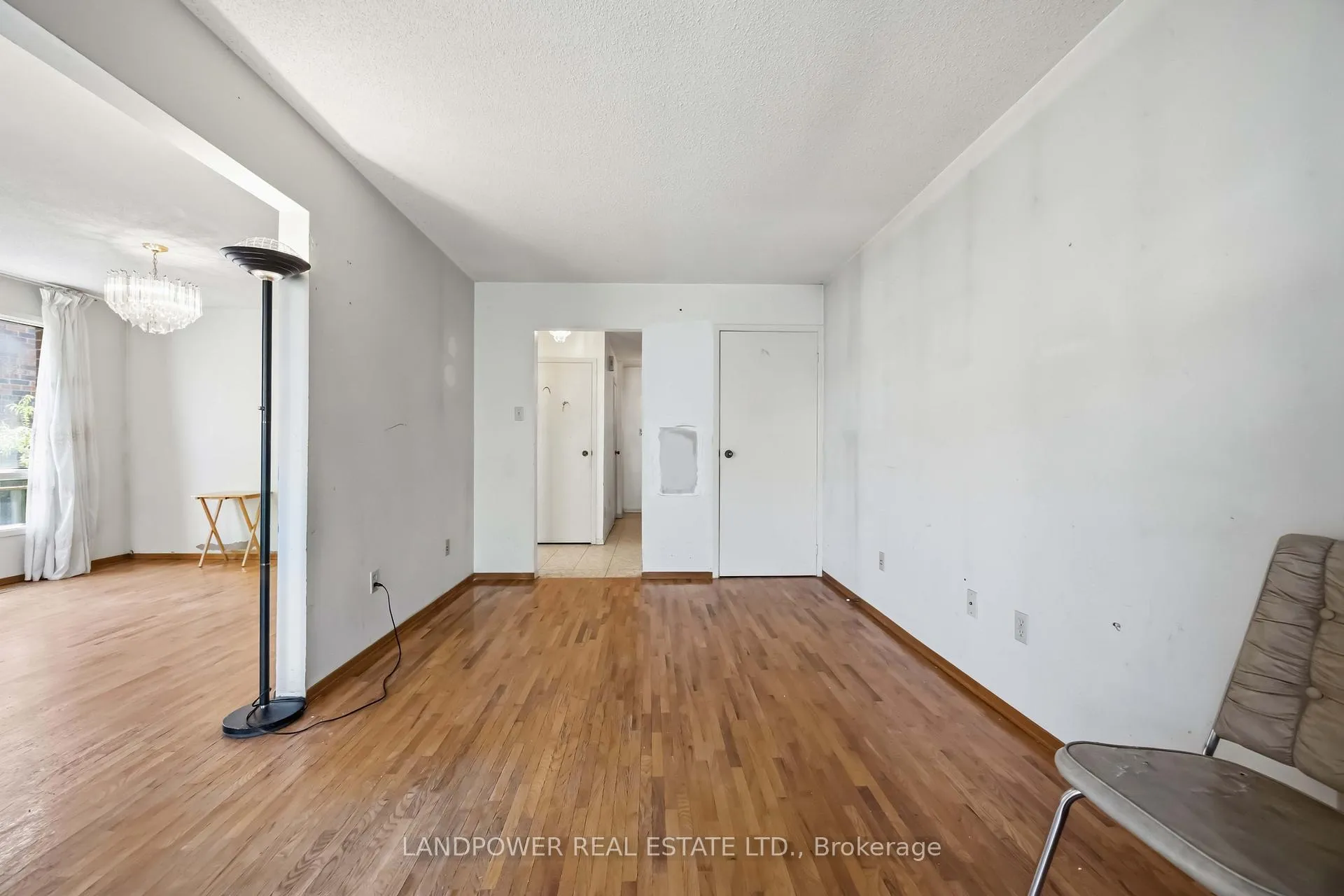 Photo 7 of 85 Tangmere Crescent, Markham, Milliken Mills East — HOMEH