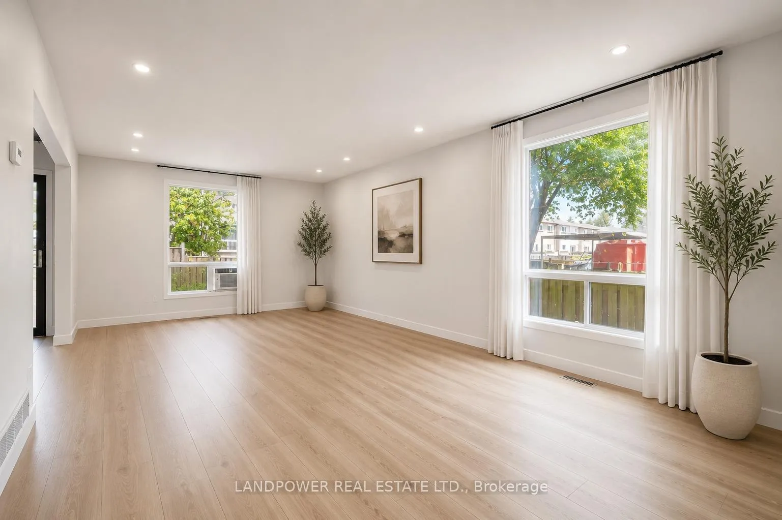 Photo 9 of 85 Tangmere Crescent, Markham, Milliken Mills East — HOMEH