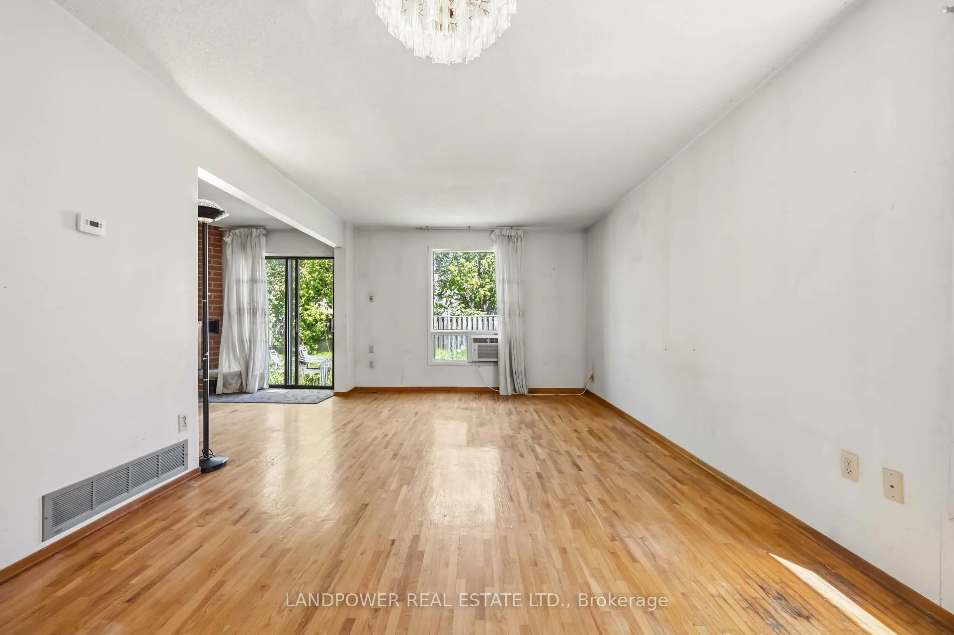 Photo 10 of 85 Tangmere Crescent, Markham, Milliken Mills East — HOMEH
