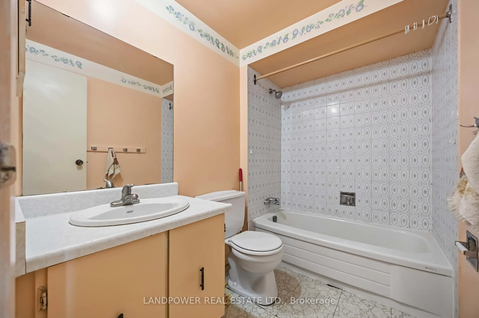 Photo 21 of 85 Tangmere Crescent, Markham, Milliken Mills East — HOMEH