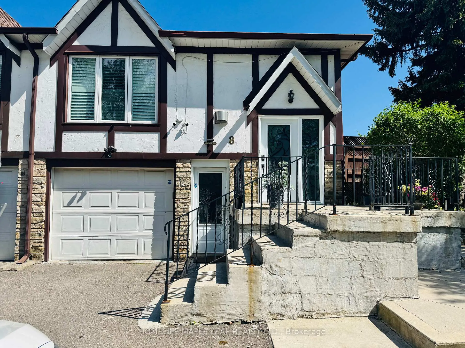 Photo 1 of 8 Montrose Place, Brampton, Central Park — HOMEH