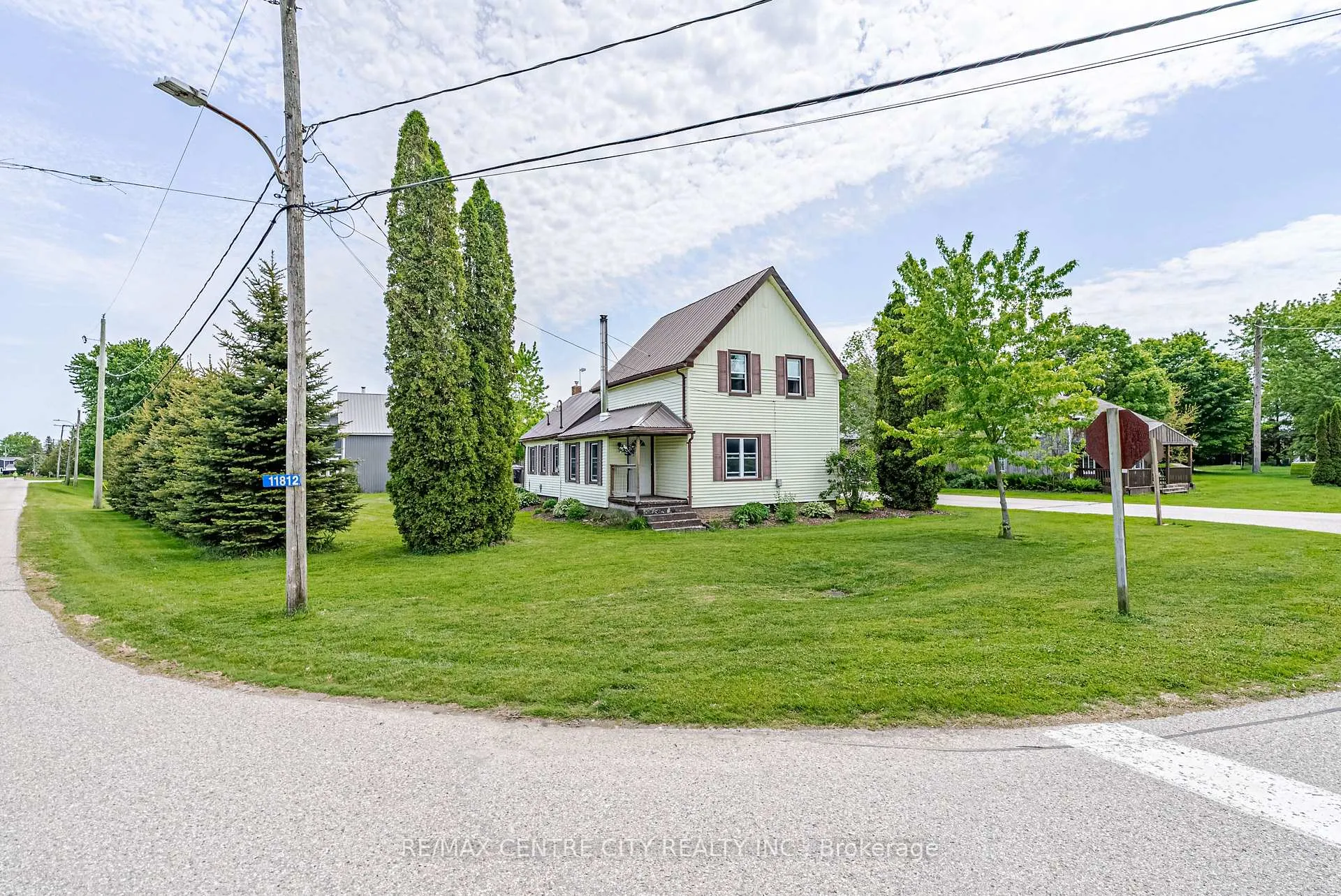 Photo 2 of 11812 Superior Street, Malahide, Springfield — HOMEH