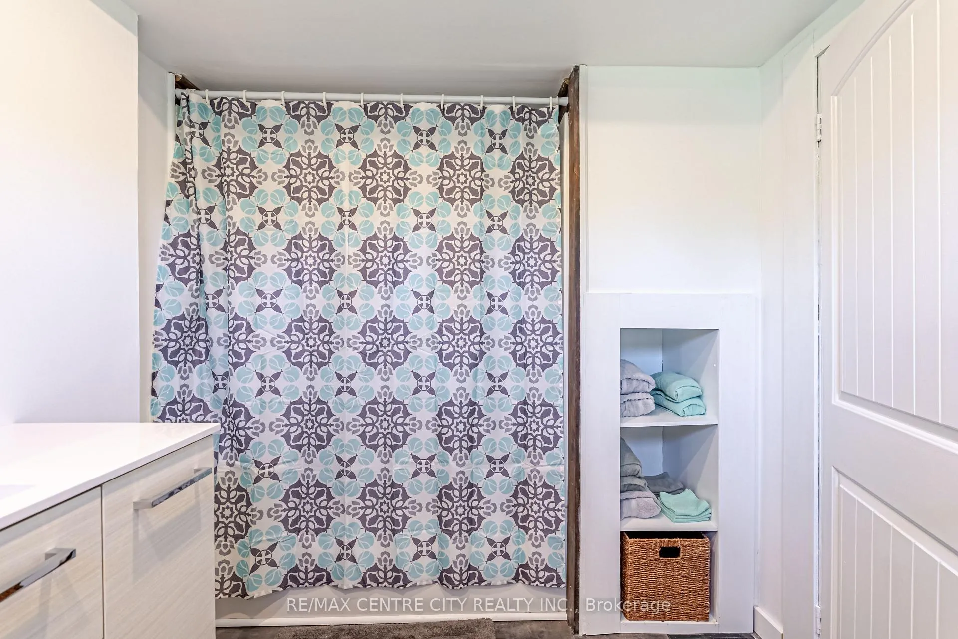 Photo 15 of 11812 Superior Street, Malahide, Springfield — HOMEH