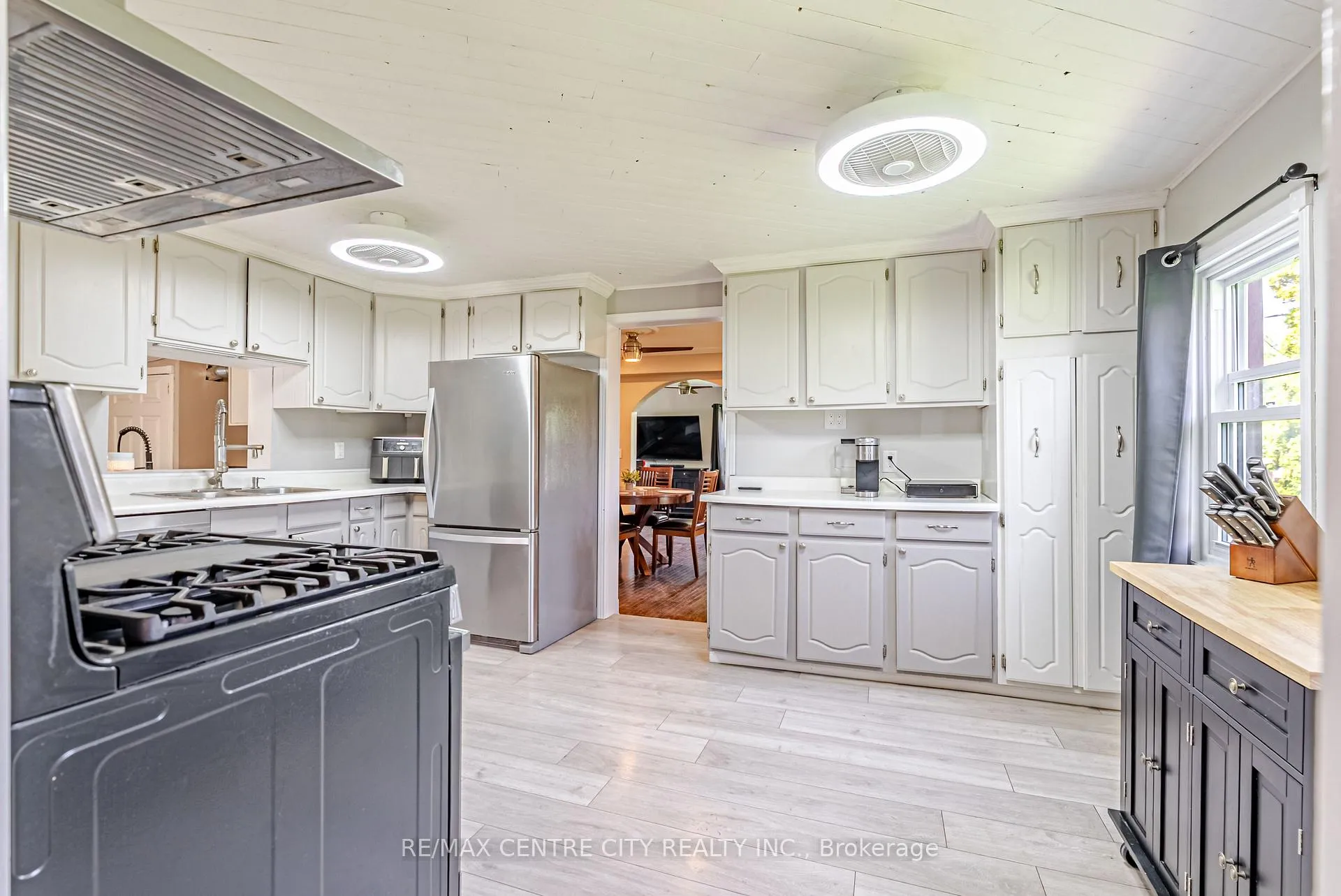 Photo 16 of 11812 Superior Street, Malahide, Springfield — HOMEH