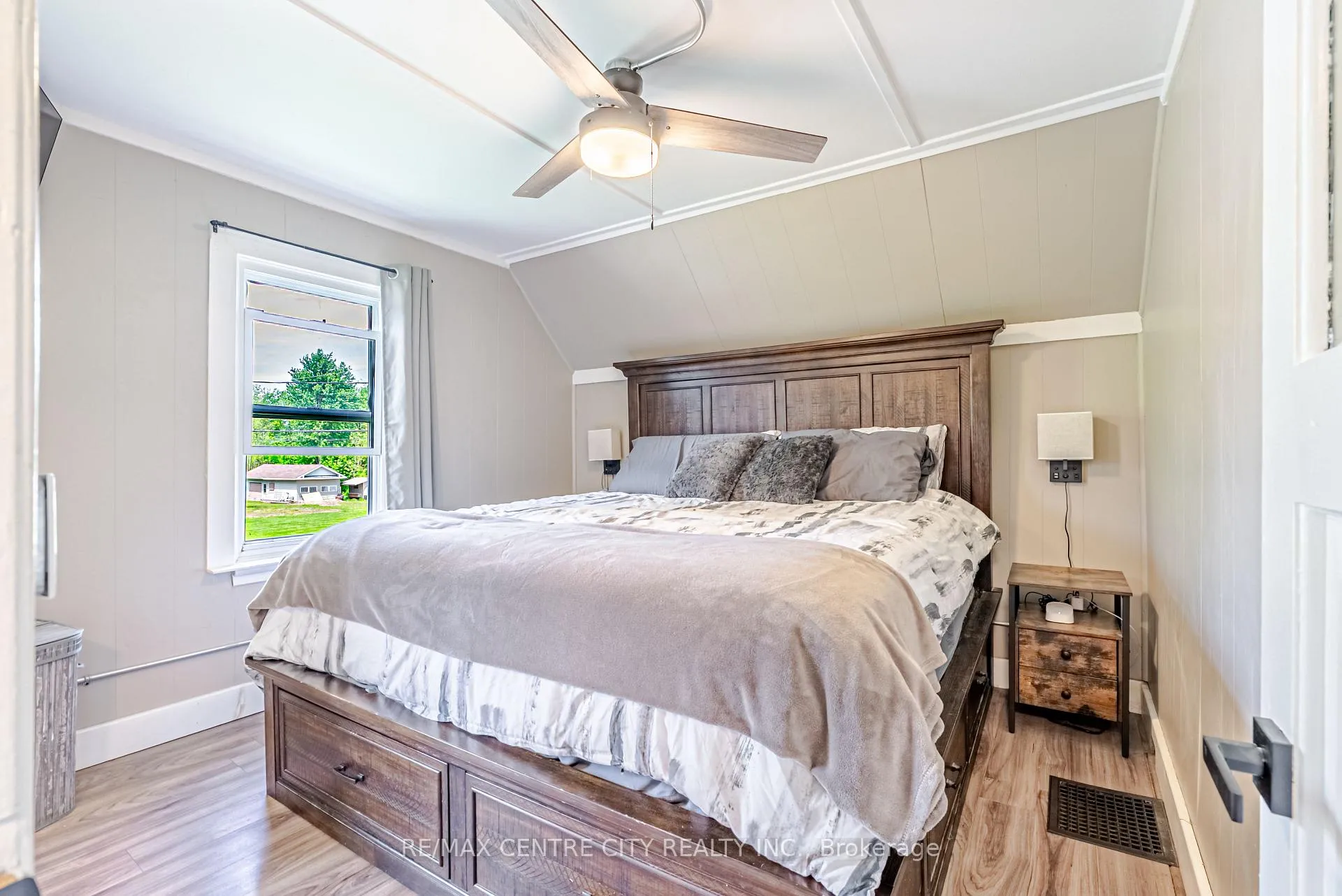 Photo 33 of 11812 Superior Street, Malahide, Springfield — HOMEH