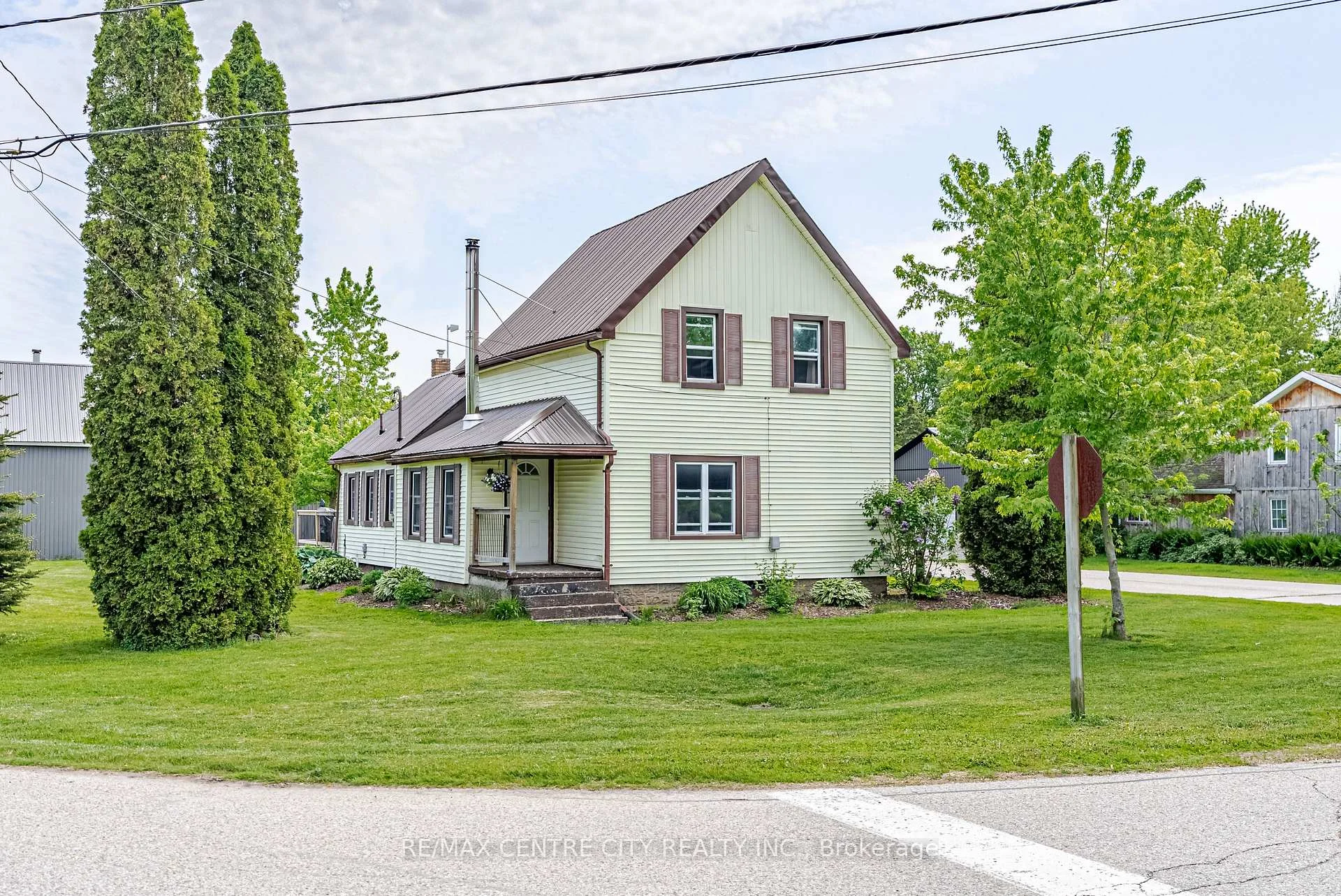 Photo 5 of 11812 Superior Street, Malahide, Springfield — HOMEH