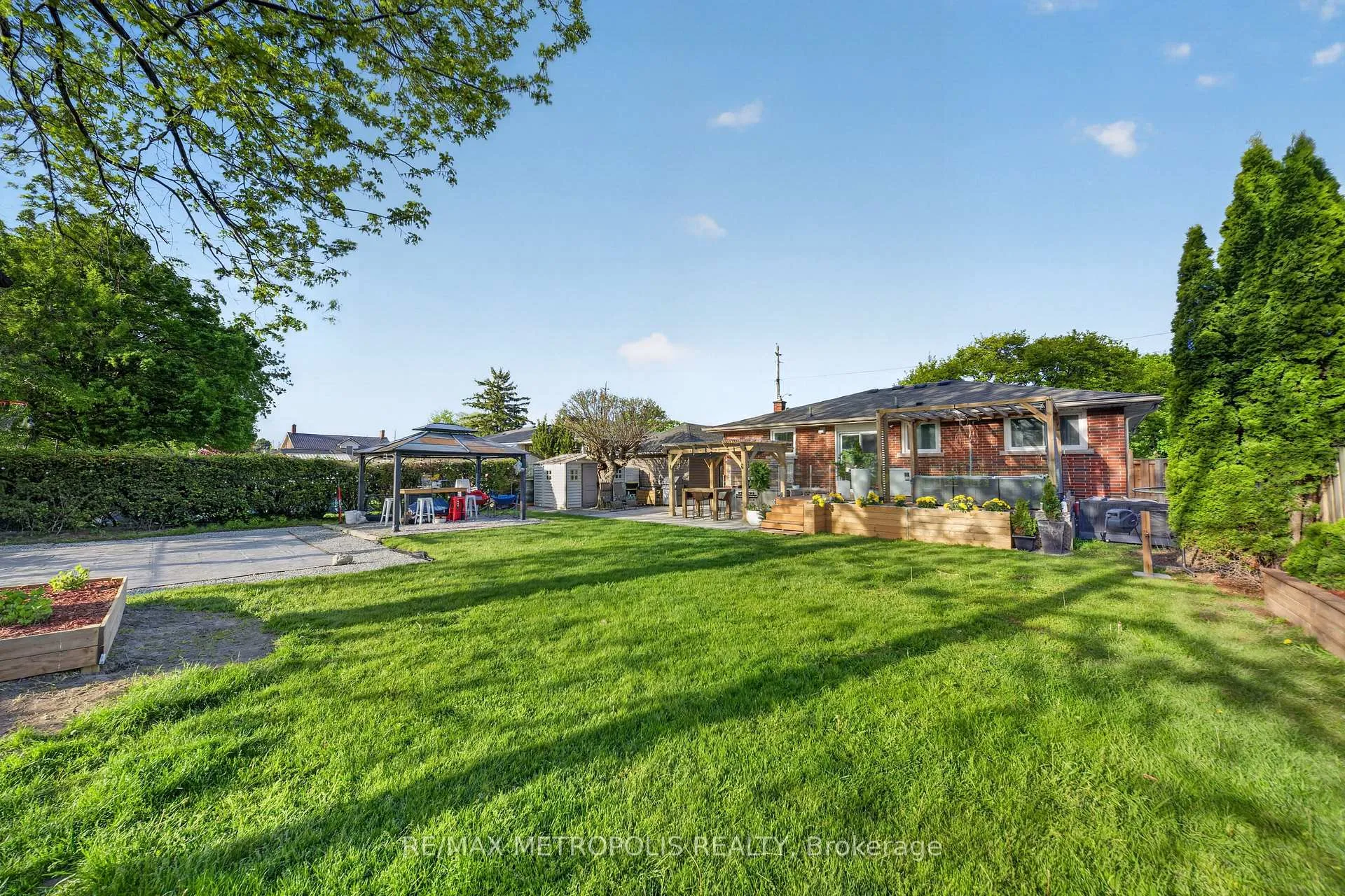 Photo 3 of 601A Geneva Street, St. Catharines, Lakeport — HOMEH