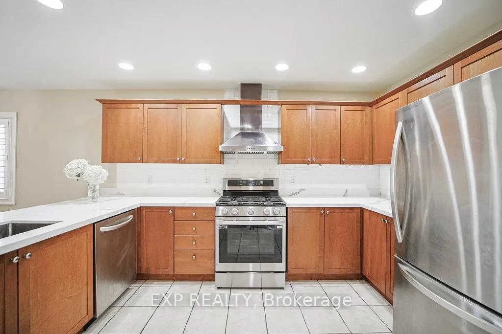 Photo 14 of 2 Carlson Place, Clarington, Bowmanville — HOMEH