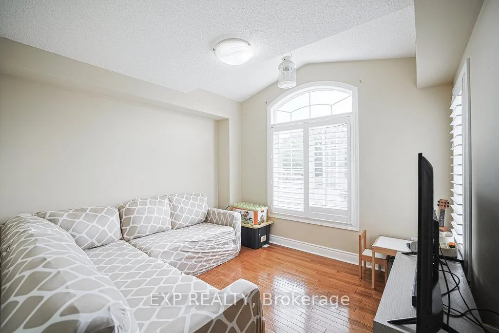 Photo 19 of 2 Carlson Place, Clarington, Bowmanville — HOMEH