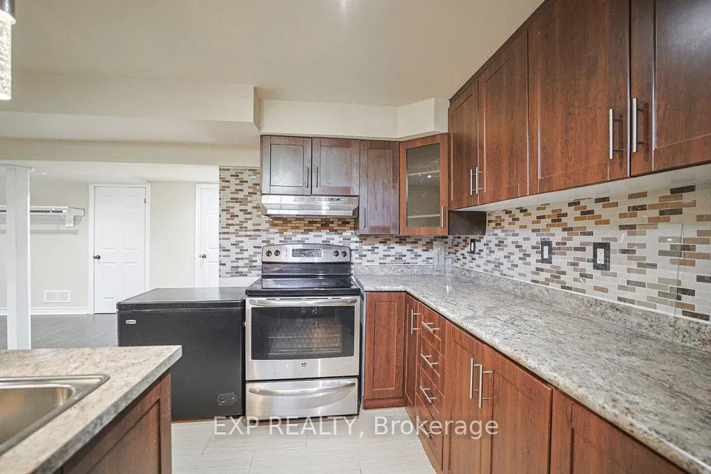 Photo 31 of 2 Carlson Place, Clarington, Bowmanville — HOMEH