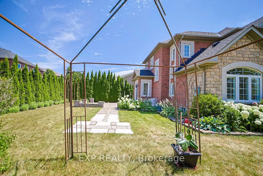 Photo 35 of 2 Carlson Place, Clarington, Bowmanville — HOMEH