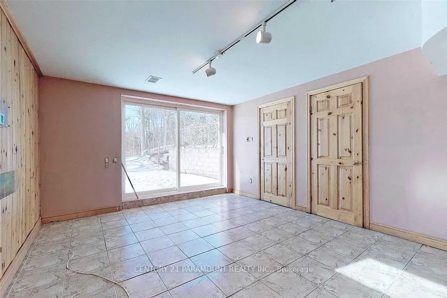 Photo 4 of 8748 Creditview Road, Brampton, Credit Valley — HOMEH