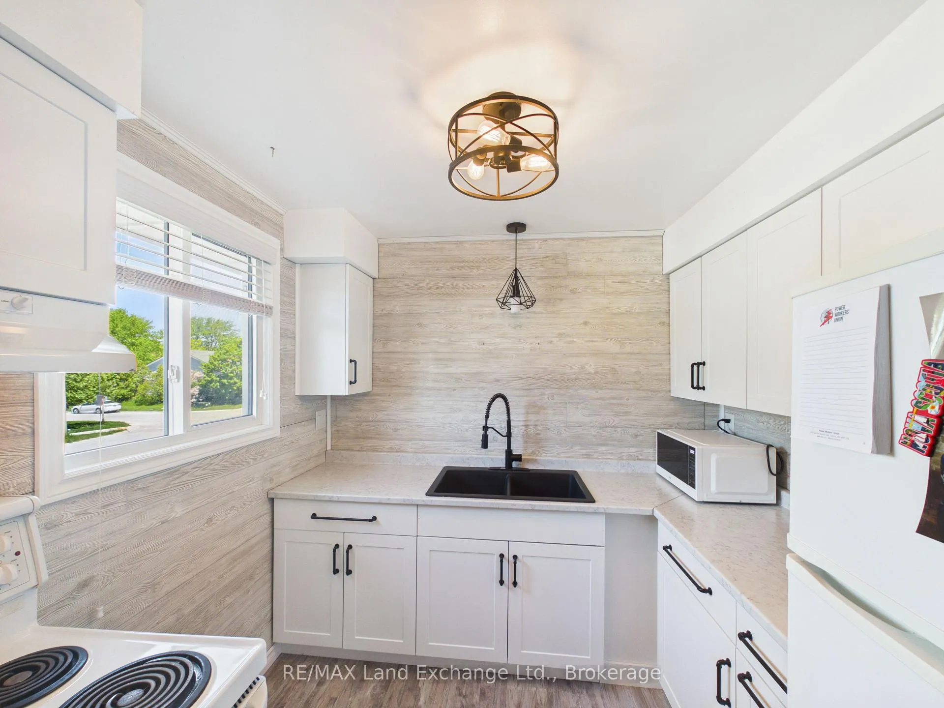 Photo 9 of 658 Hunter Street, Kincardine — HOMEH