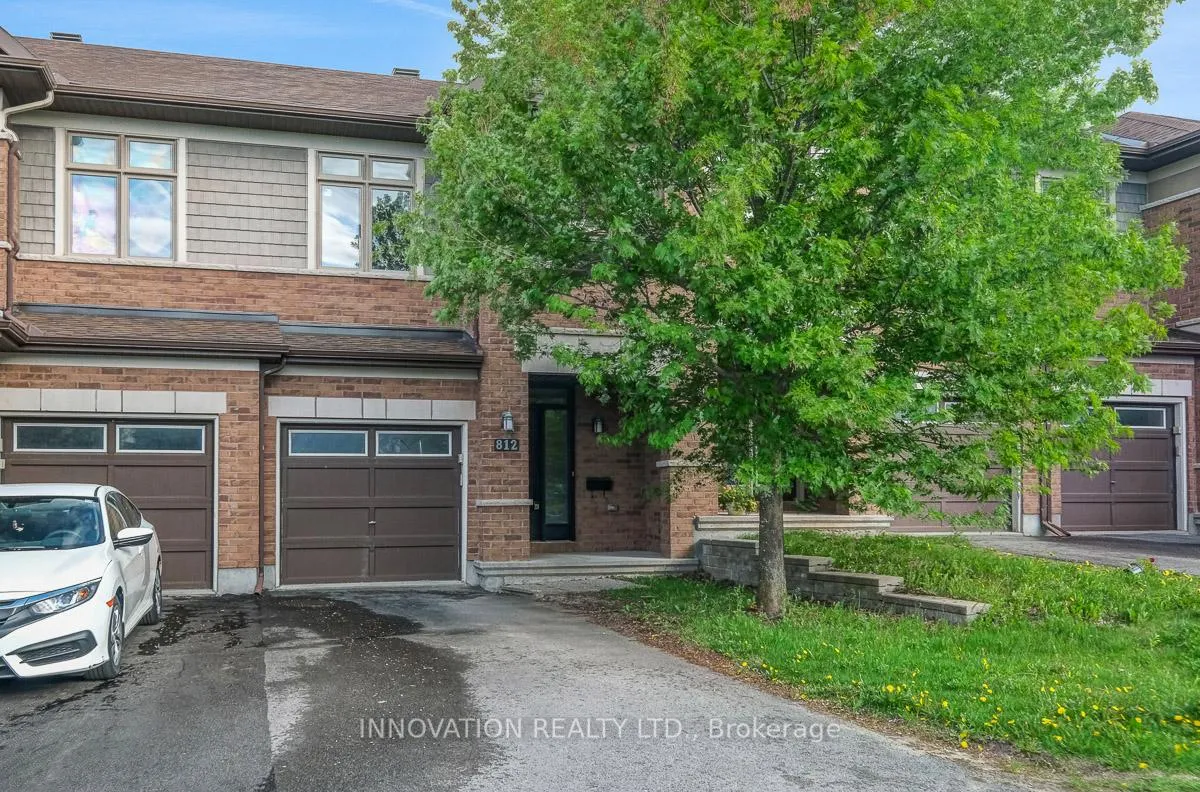 Photo 2 of 812 Fletcher Circle, Ottawa, Kanata - Kanata Lakes/Heritage Hills — HOMEH