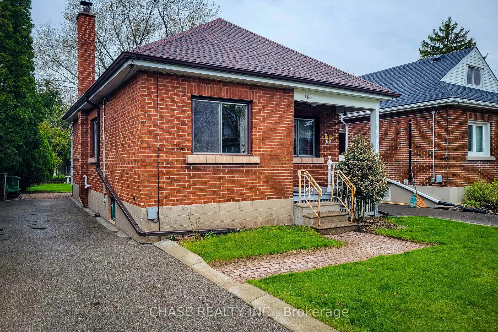 Photo of 187 Paradise Road N