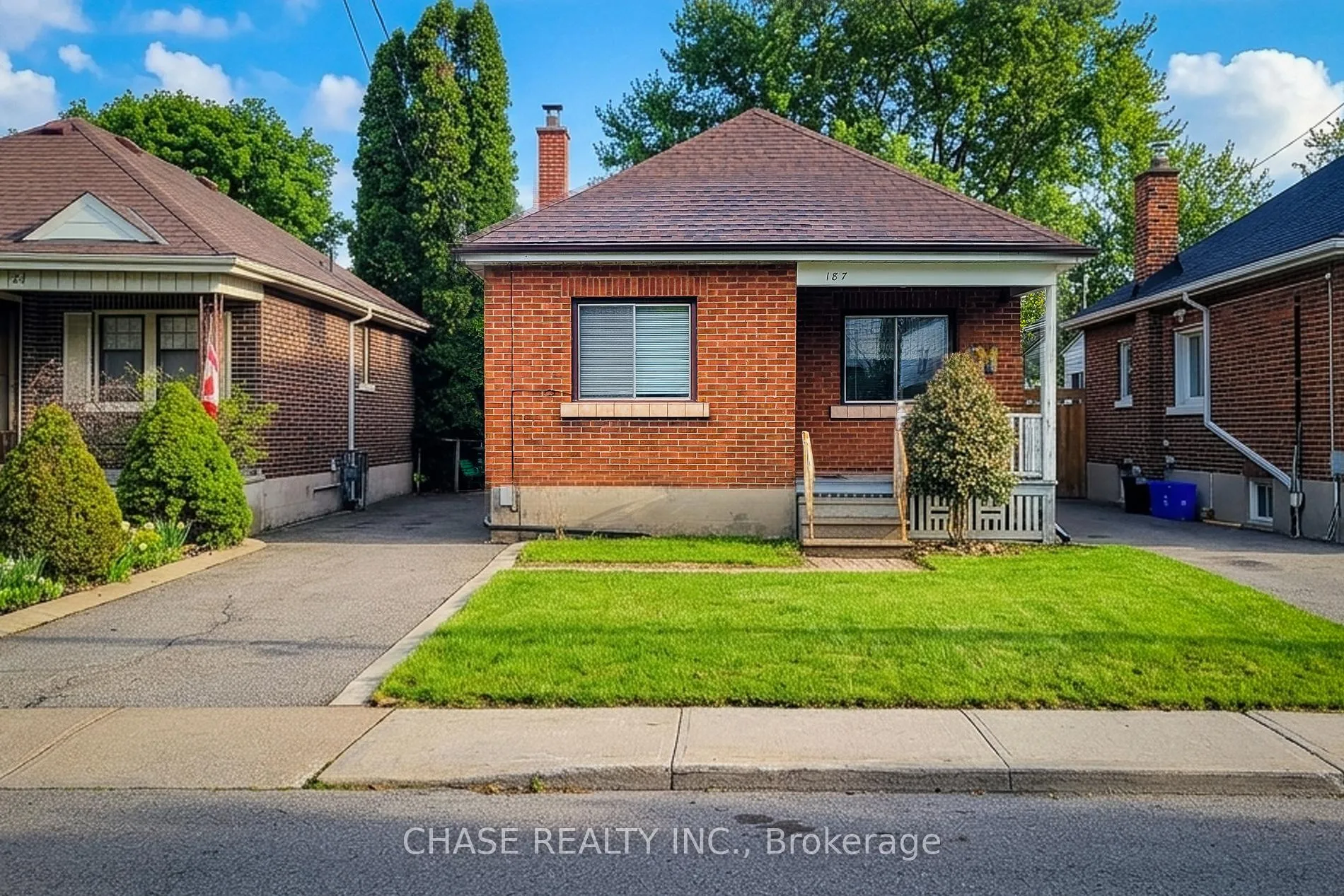 Photo 3 of 187 Paradise Road N, Hamilton, Westdale — HOMEH