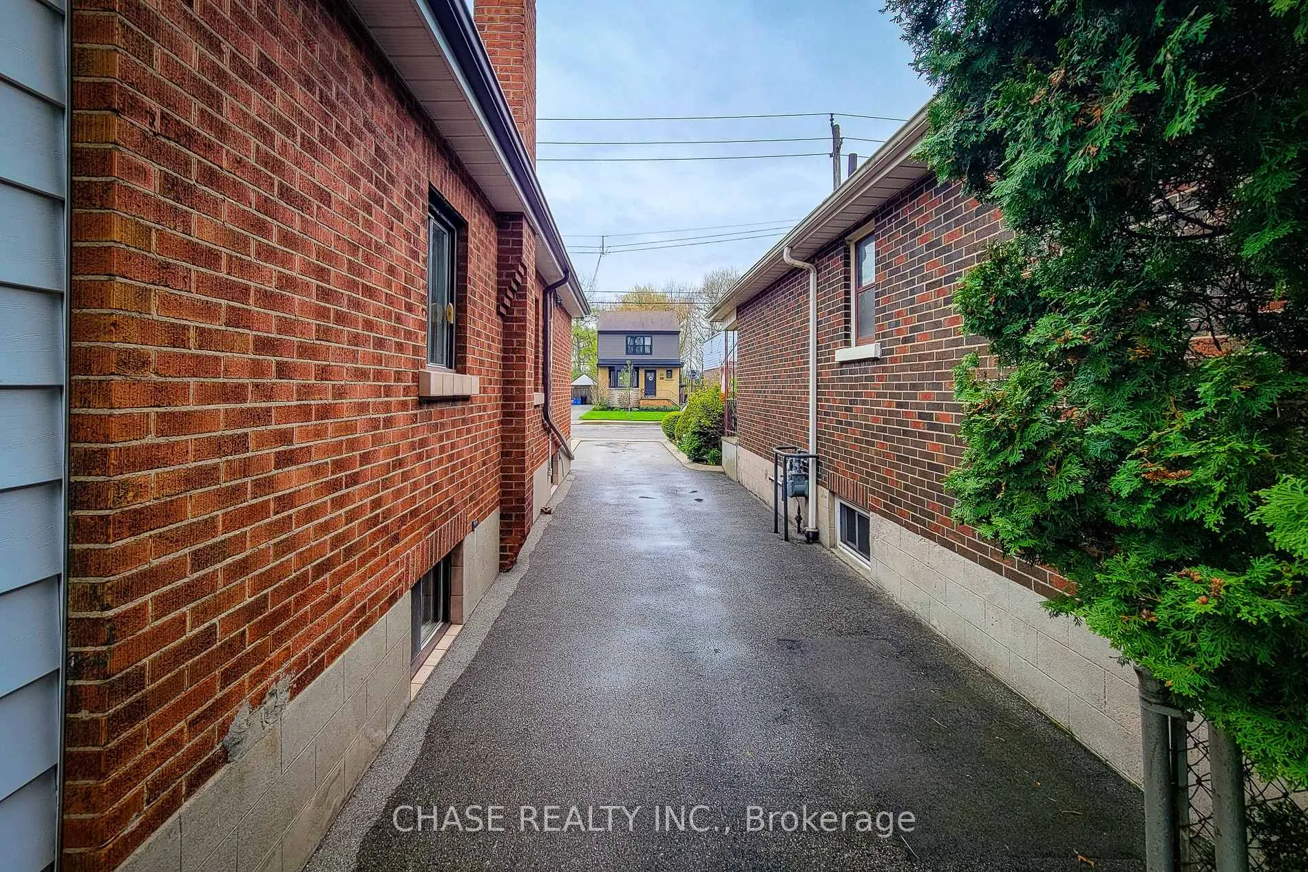 Photo 4 of 187 Paradise Road N, Hamilton, Westdale — HOMEH