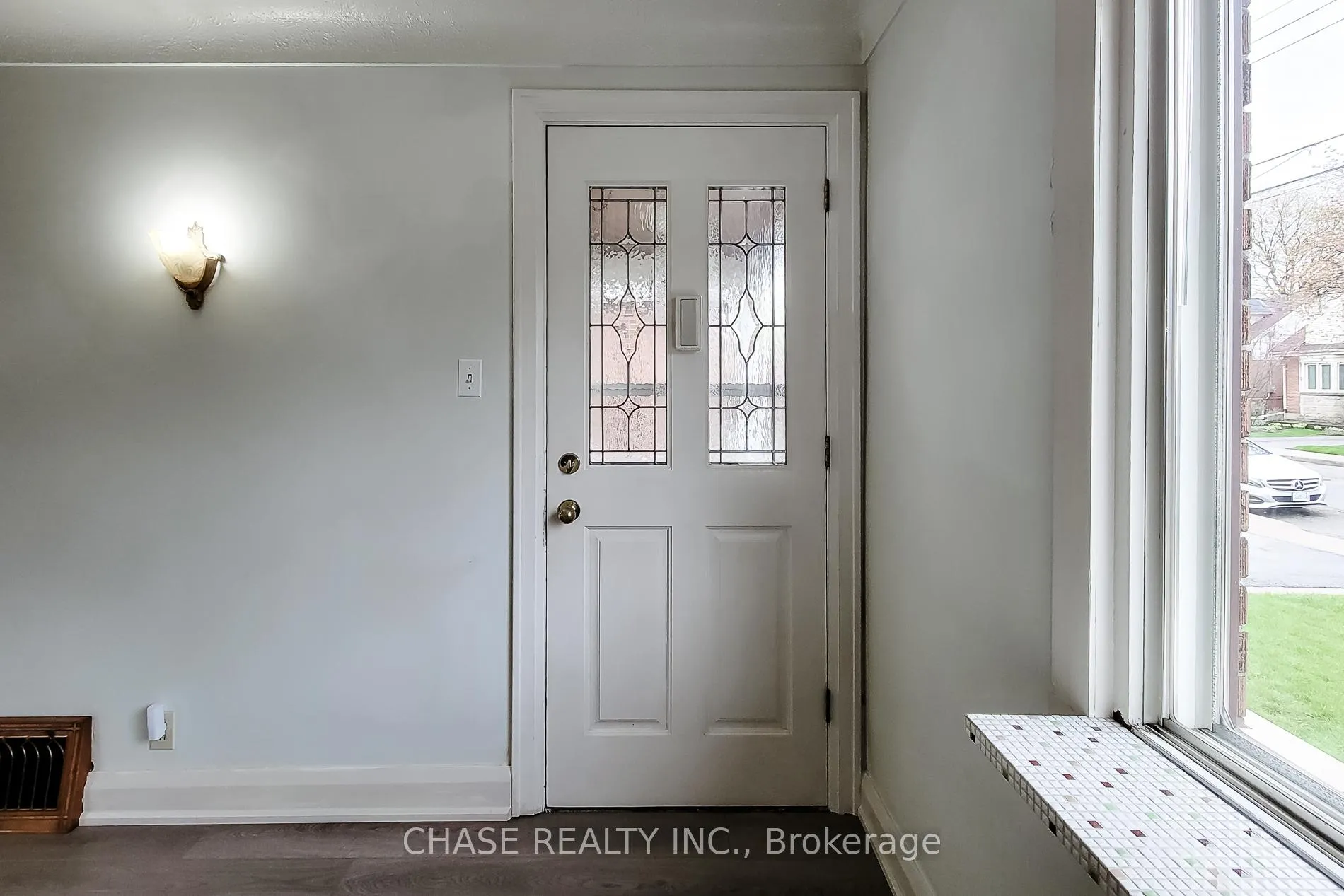 Photo 13 of 187 Paradise Road N, Hamilton, Westdale — HOMEH