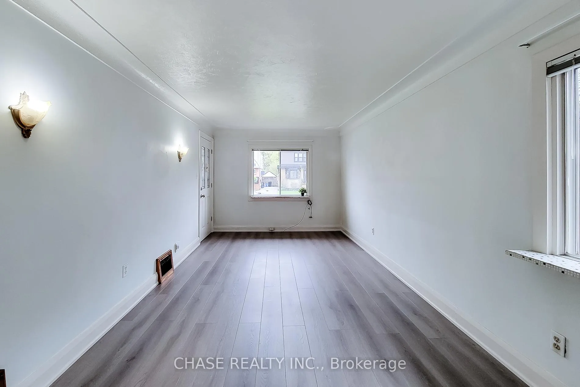 Photo 15 of 187 Paradise Road N, Hamilton, Westdale — HOMEH