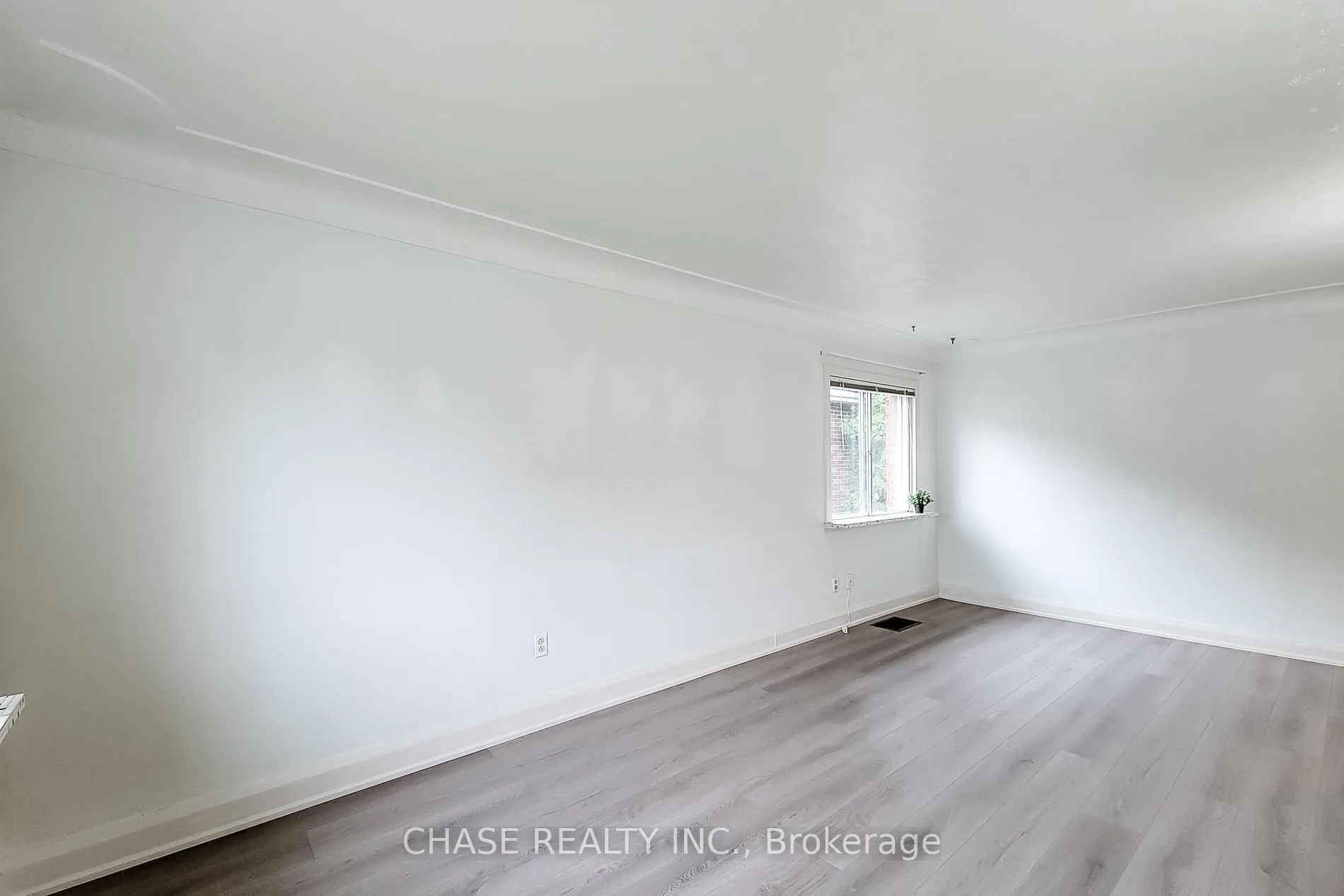 Photo 19 of 187 Paradise Road N, Hamilton, Westdale — HOMEH