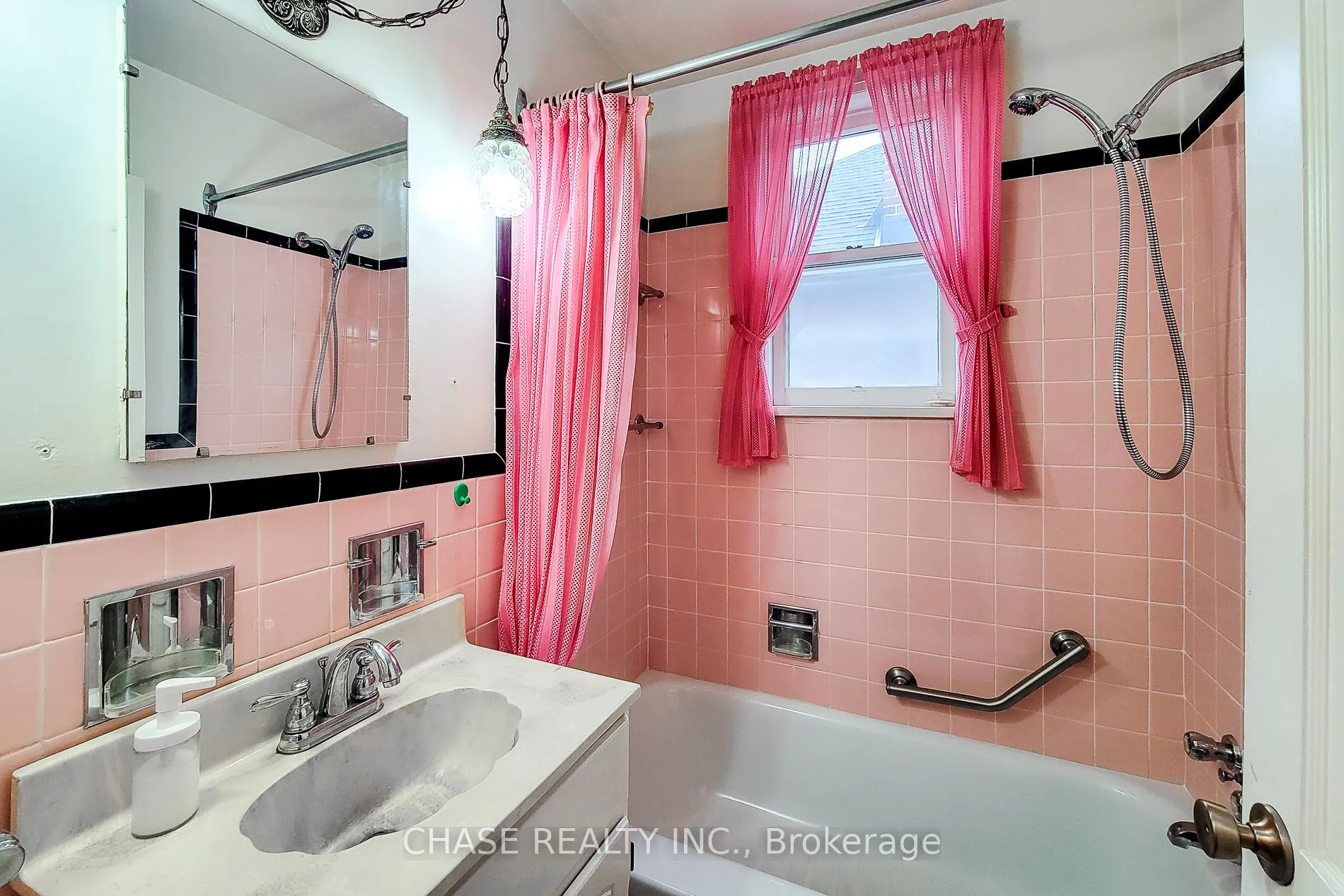 Photo 25 of 187 Paradise Road N, Hamilton, Westdale — HOMEH