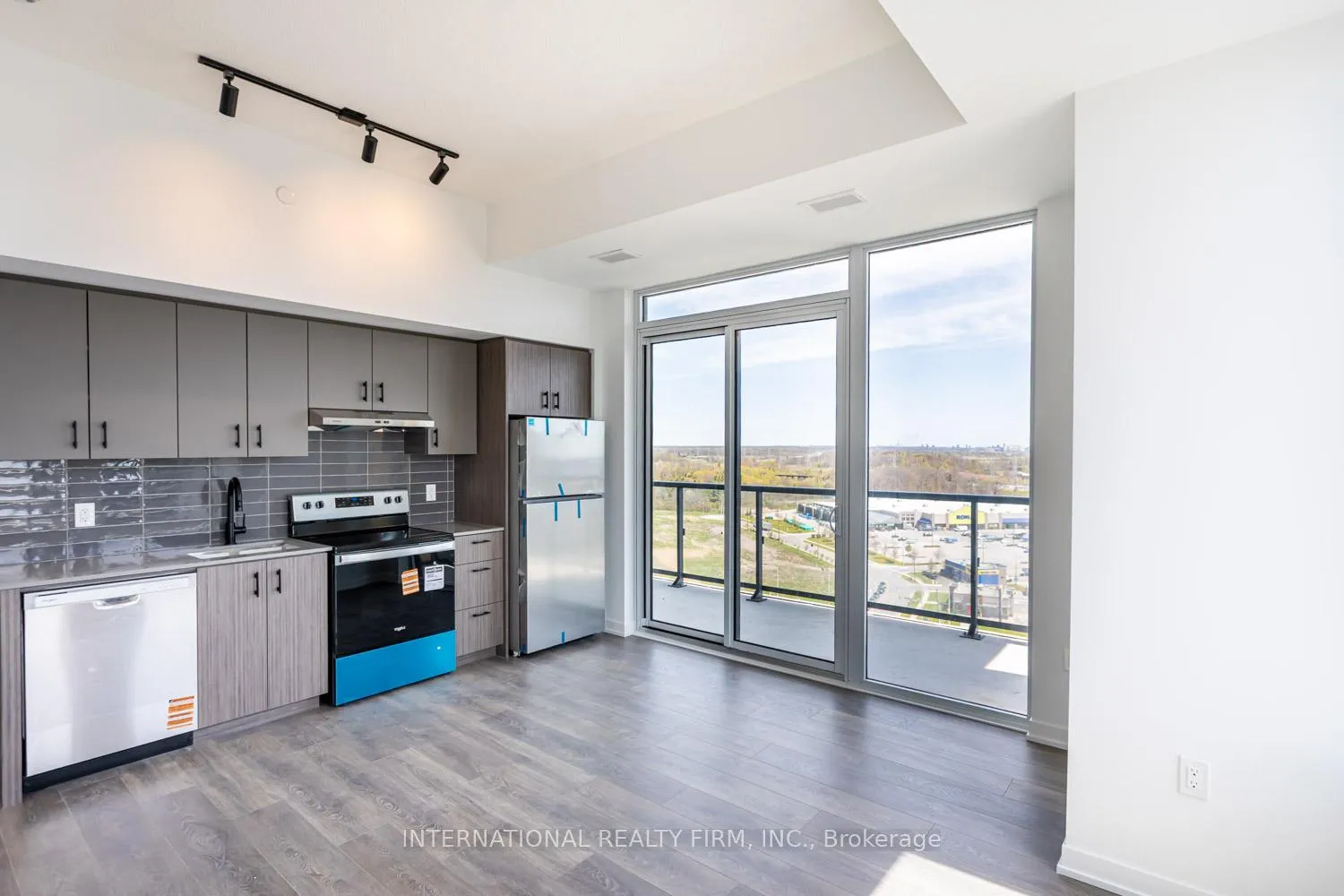 Photo 18 of Unit D1609, 4878 Power Common, Burlington, Alton — HOMEH