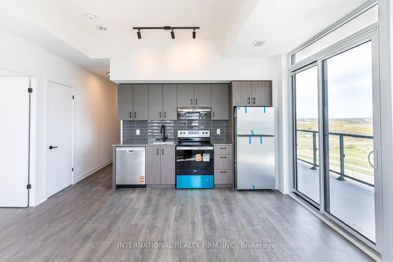 Photo 19 of Unit D1609, 4878 Power Common, Burlington, Alton — HOMEH