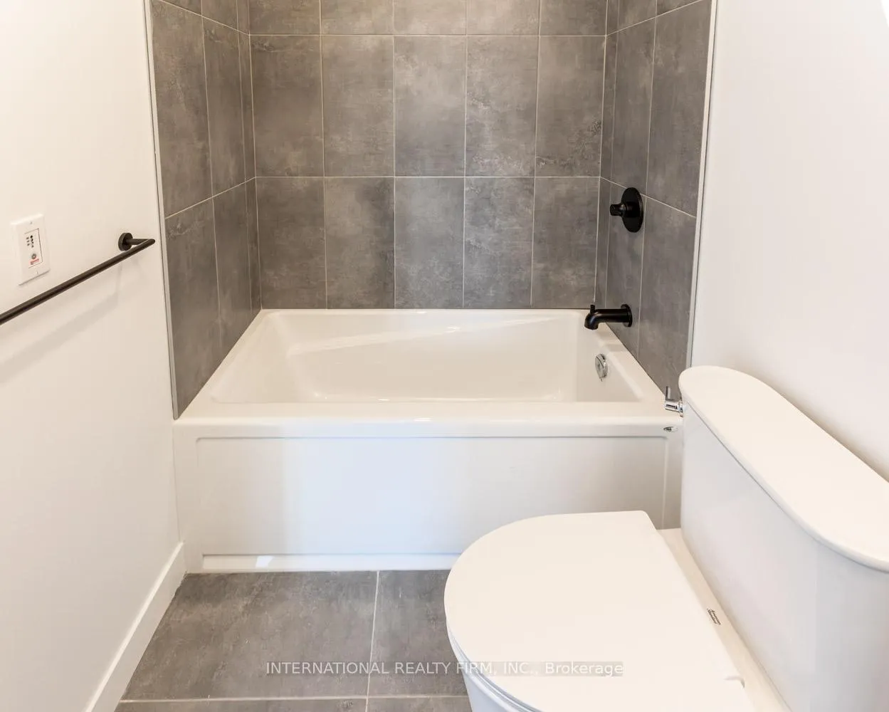 Photo 30 of Unit D1609, 4878 Power Common, Burlington, Alton — HOMEH