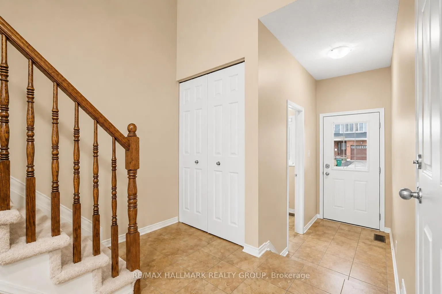 Photo 3 of 224 Lamplighters Drive, Ottawa, Barrhaven - Cedargrove/Fraserdale — HOMEH