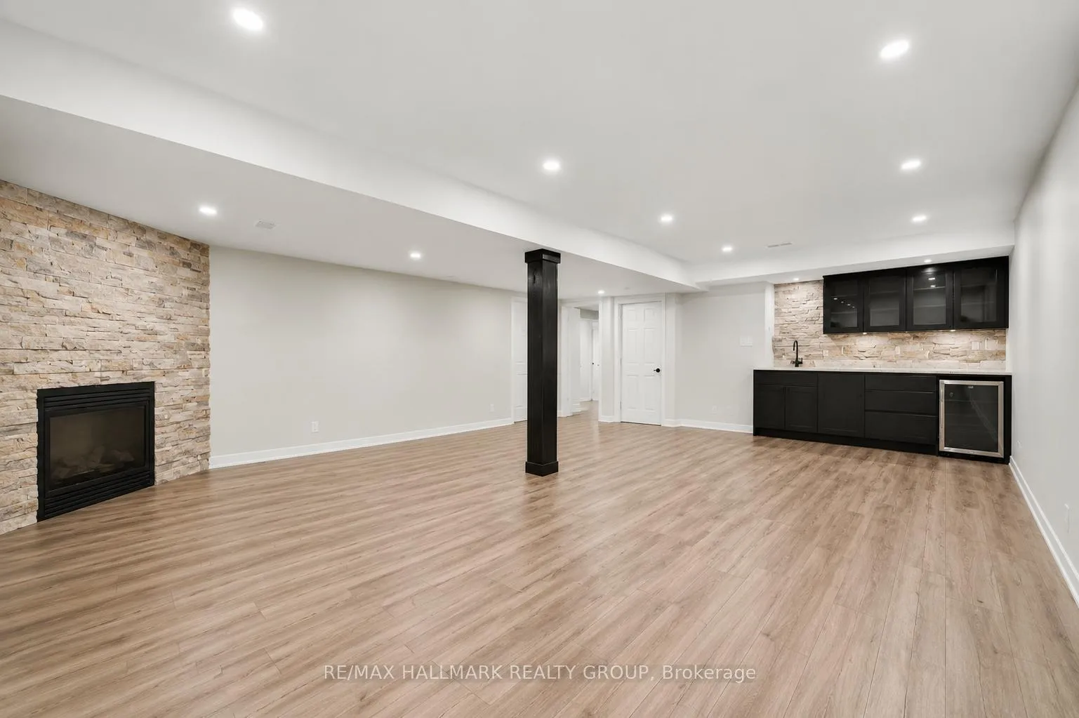 Photo 22 of 224 Lamplighters Drive, Ottawa, Barrhaven - Cedargrove/Fraserdale — HOMEH