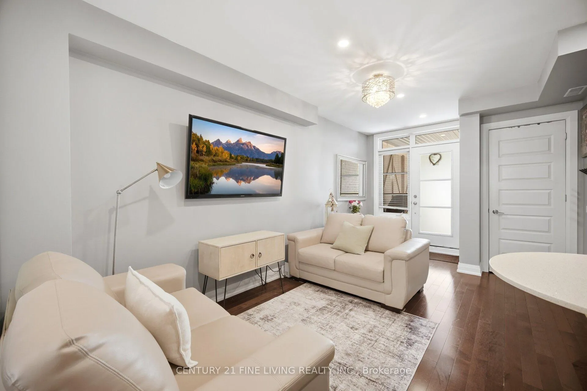 Photo 5 of Unit 49, 8167 Kipling Avenue, Vaughan, West Woodbridge — HOMEH