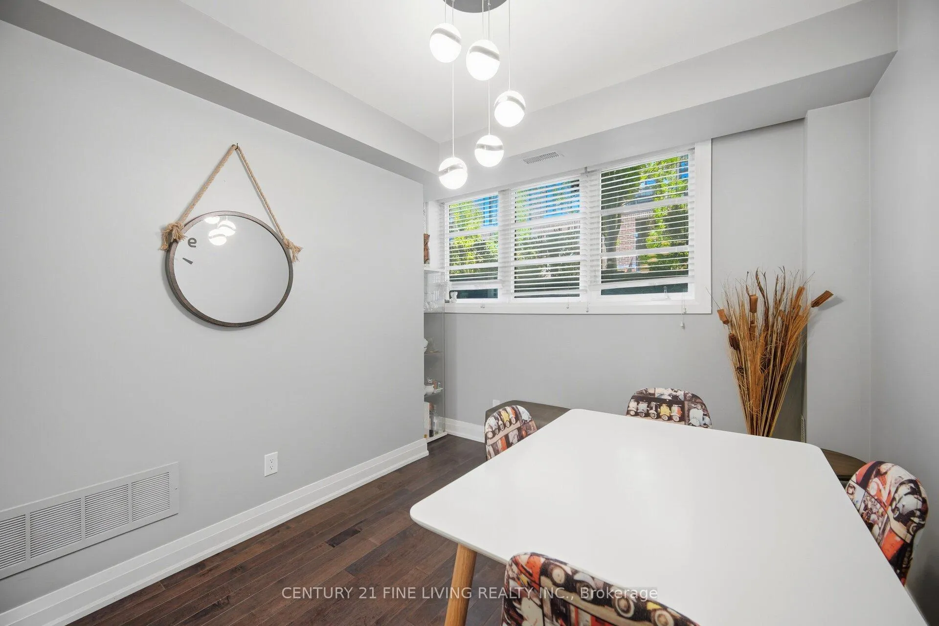 Photo 9 of Unit 49, 8167 Kipling Avenue, Vaughan, West Woodbridge — HOMEH