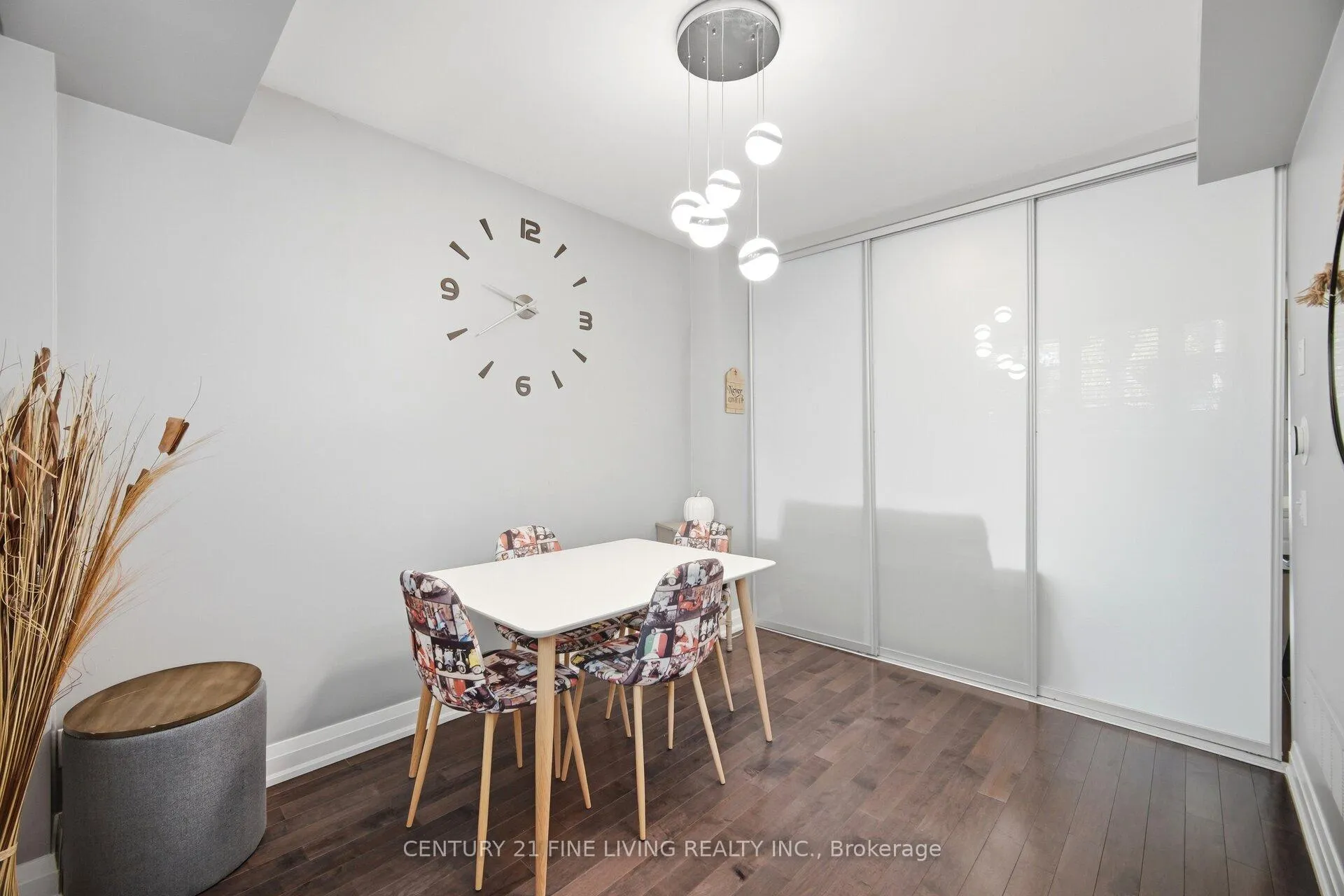 Photo 10 of Unit 49, 8167 Kipling Avenue, Vaughan, West Woodbridge — HOMEH