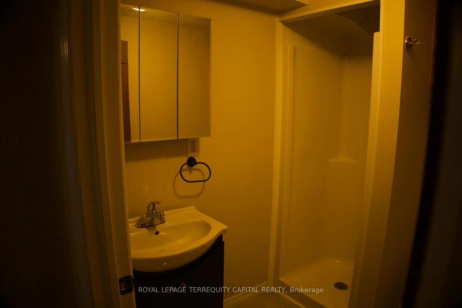 Photo 15 of Unit Lower, 73 Hickory Heights Crescent, Kitchener, Forest Hill — HOMEH