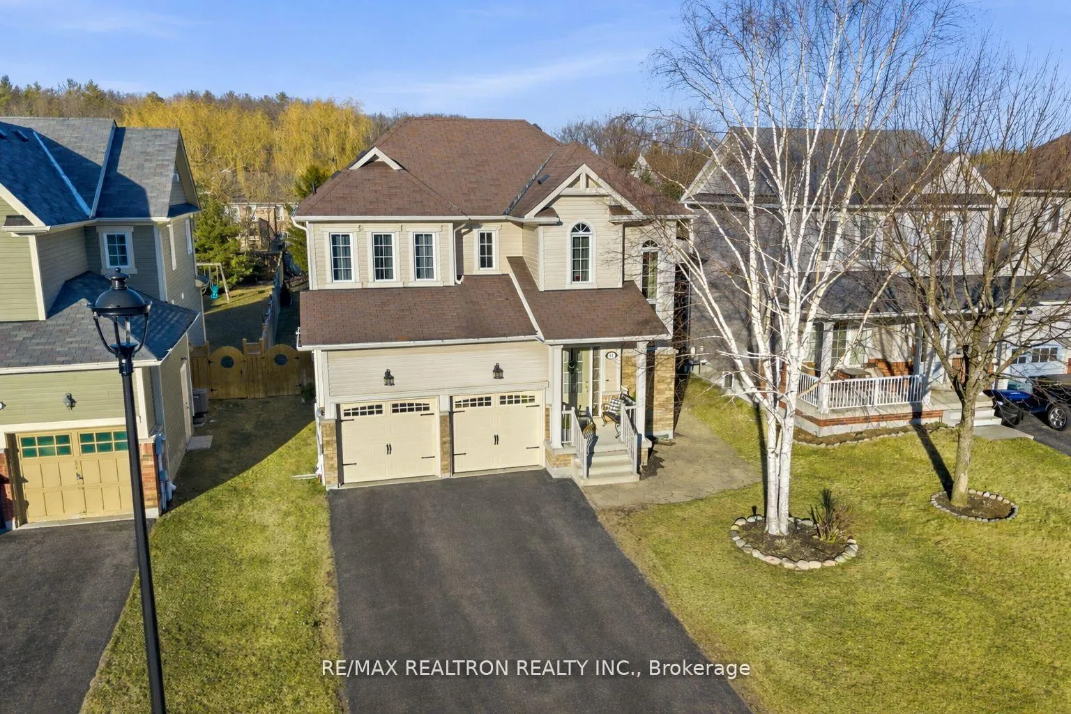 Photo 1 of 41 Christy Drive, Wasaga Beach — HOMEH