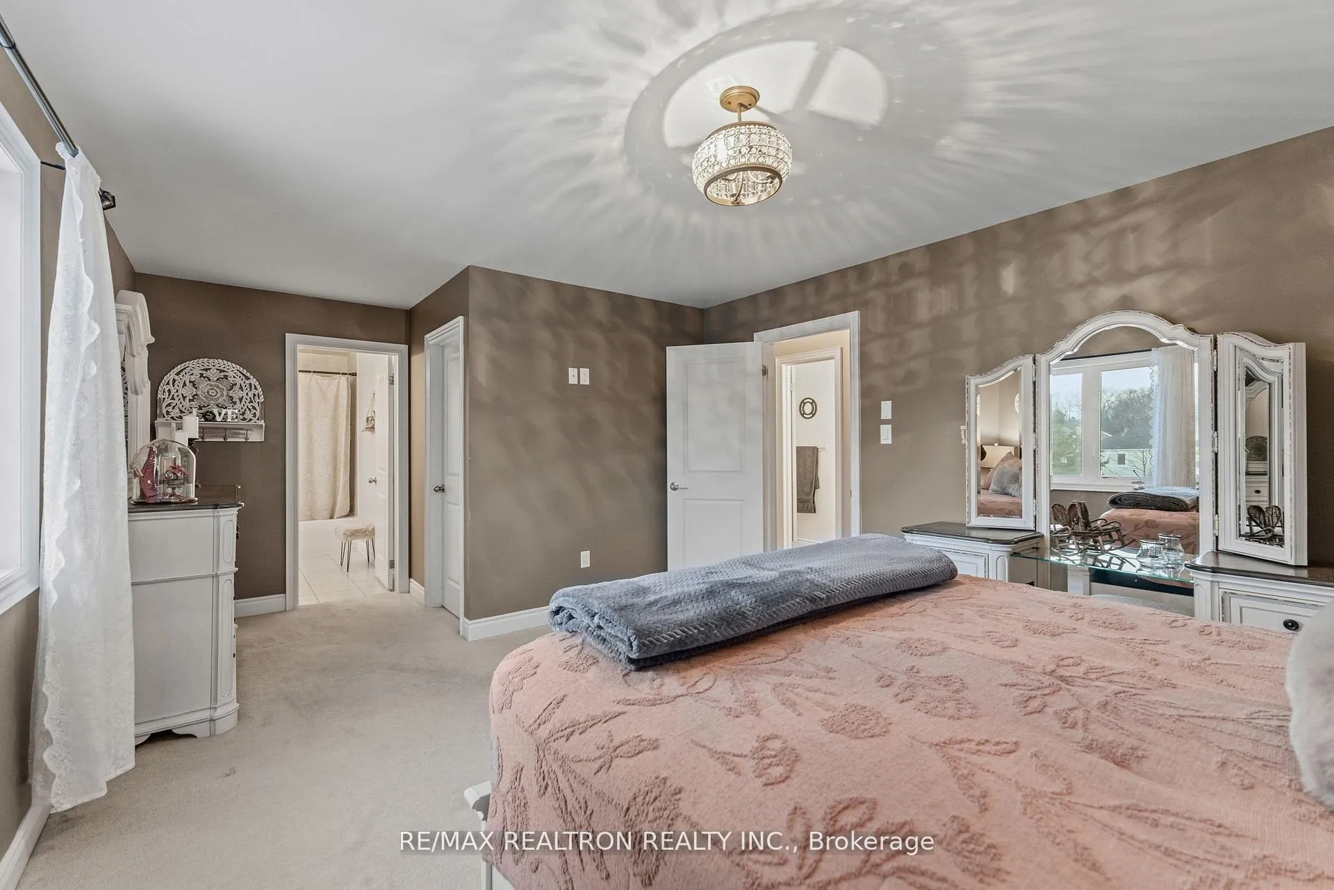 Photo 9 of 41 Christy Drive, Wasaga Beach — HOMEH
