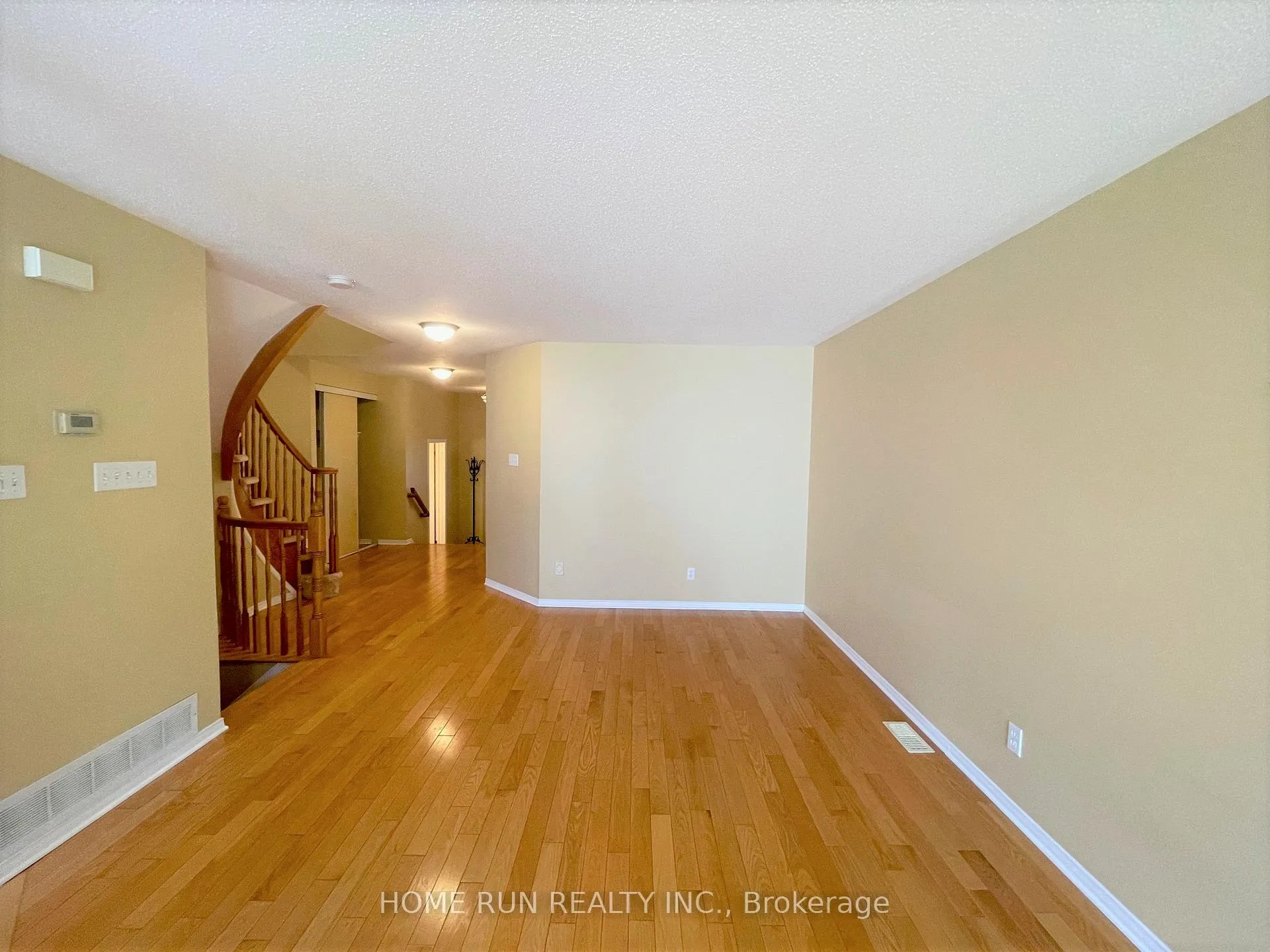 Photo 5 of 251 Meadowbreeze Drive, Ottawa, Kanata - Emerald Meadows/Trailwest — HOMEH