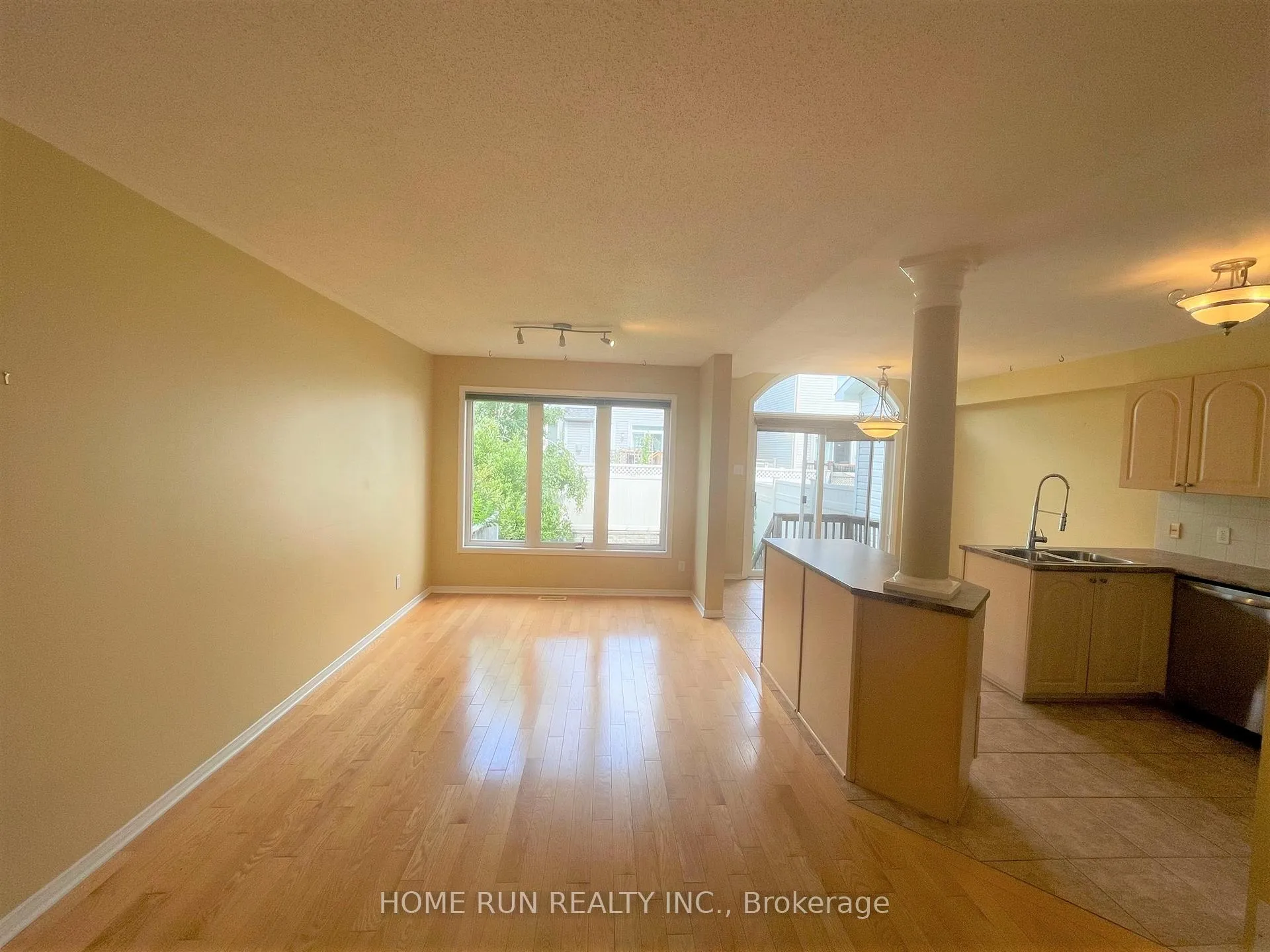 Photo 6 of 251 Meadowbreeze Drive, Ottawa, Kanata - Emerald Meadows/Trailwest — HOMEH