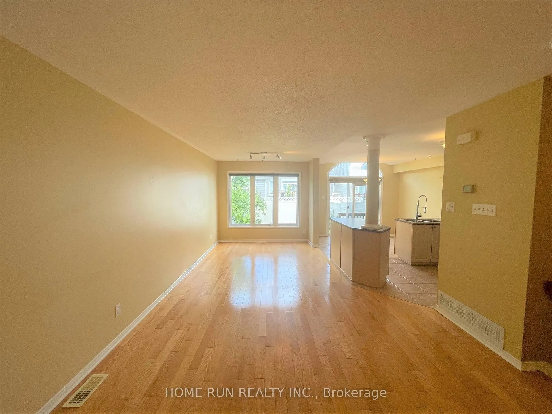 Photo 7 of 251 Meadowbreeze Drive, Ottawa, Kanata - Emerald Meadows/Trailwest — HOMEH