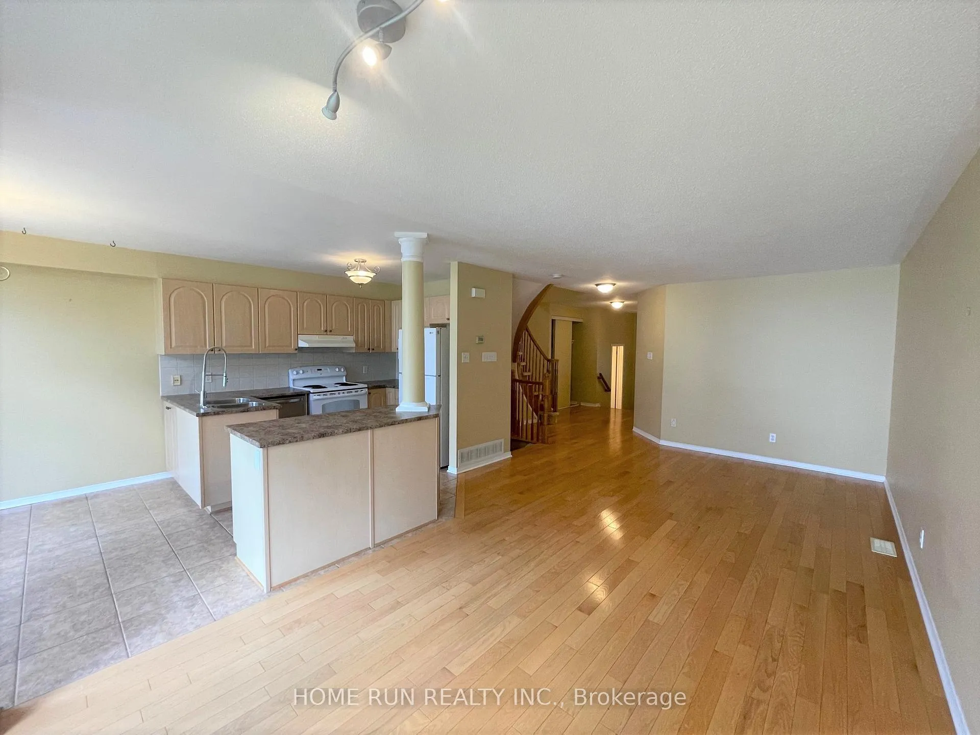 Photo 9 of 251 Meadowbreeze Drive, Ottawa, Kanata - Emerald Meadows/Trailwest — HOMEH