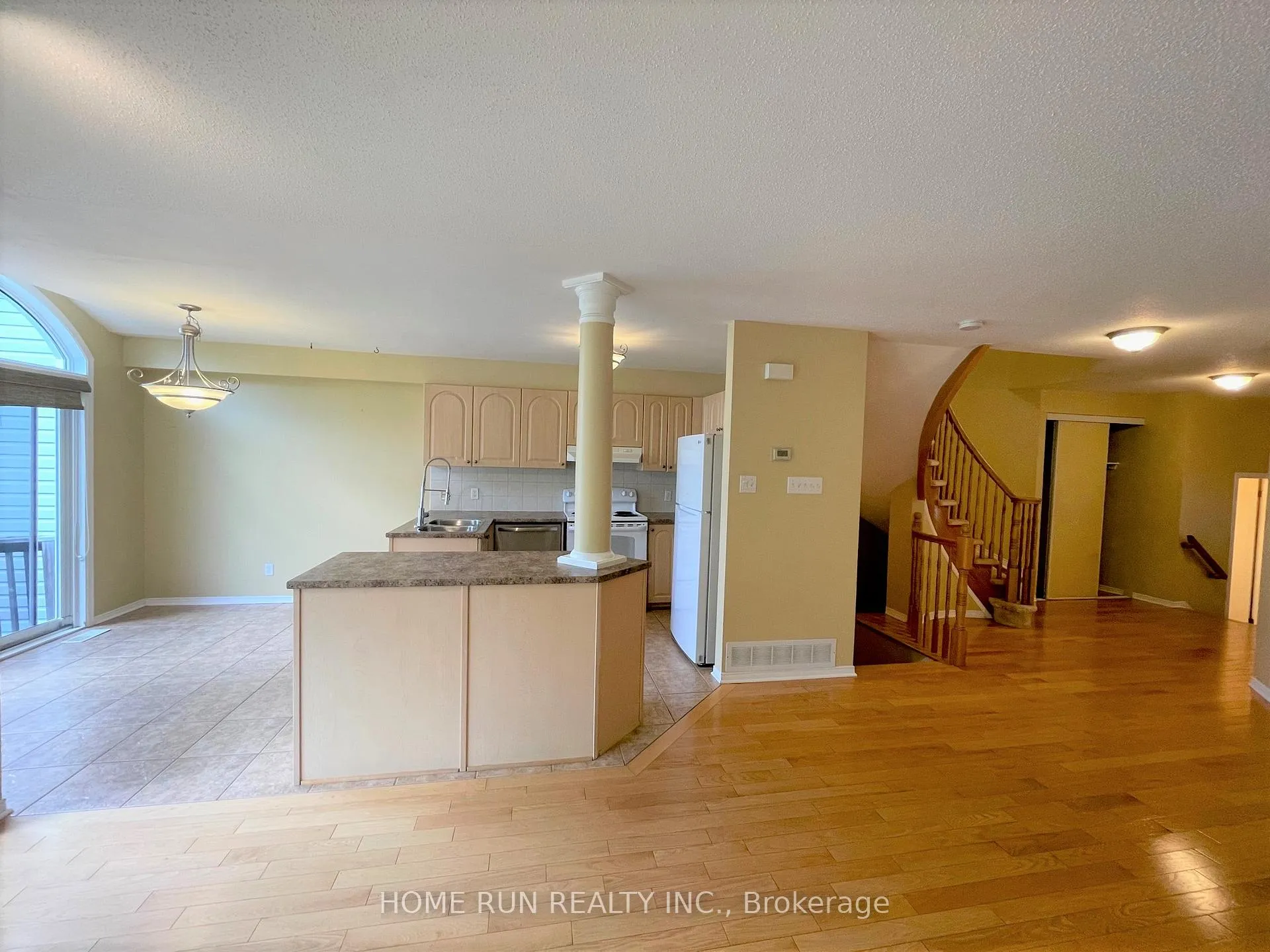Photo 10 of 251 Meadowbreeze Drive, Ottawa, Kanata - Emerald Meadows/Trailwest — HOMEH