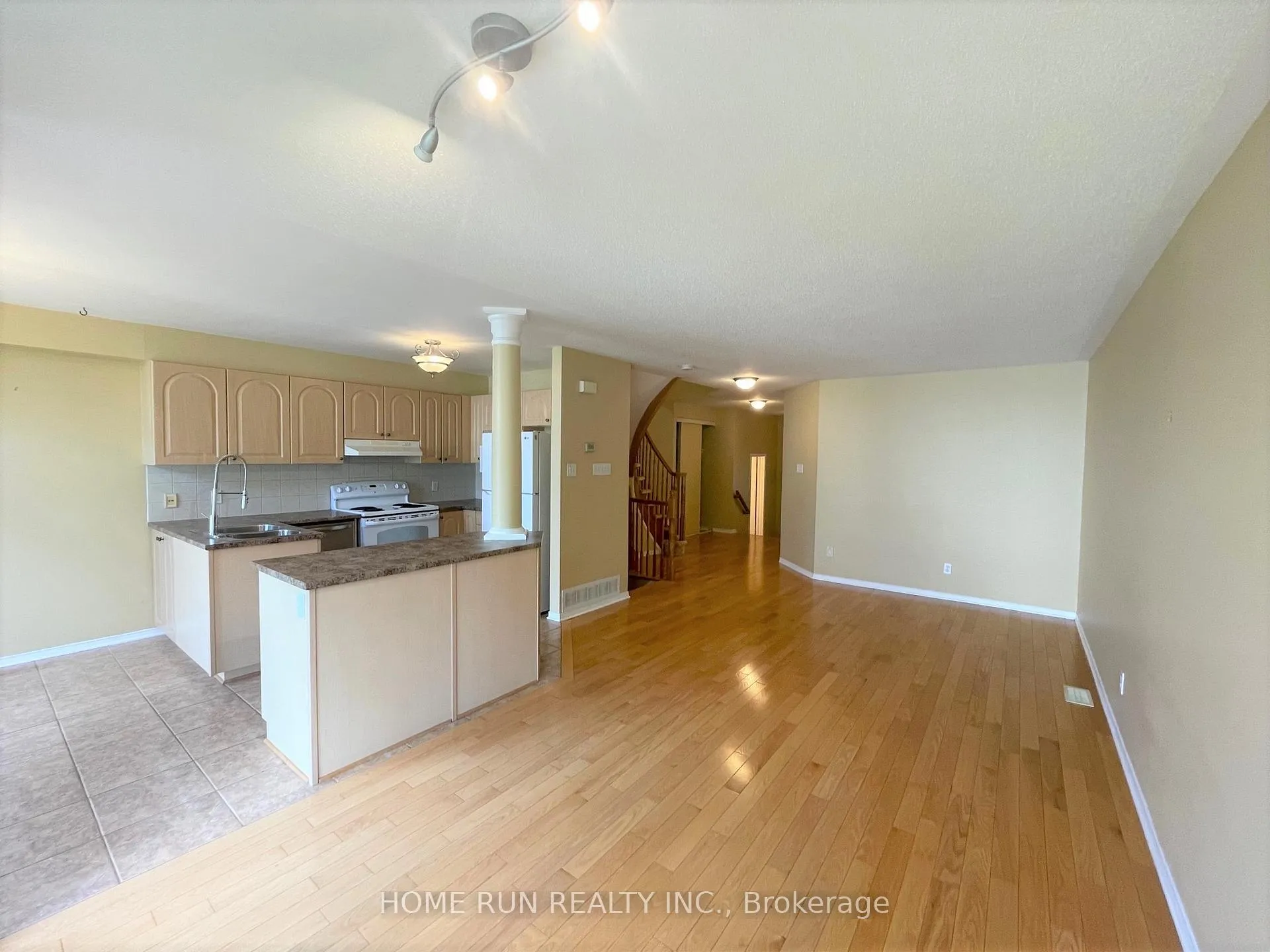 Photo 17 of 251 Meadowbreeze Drive, Ottawa, Kanata - Emerald Meadows/Trailwest — HOMEH