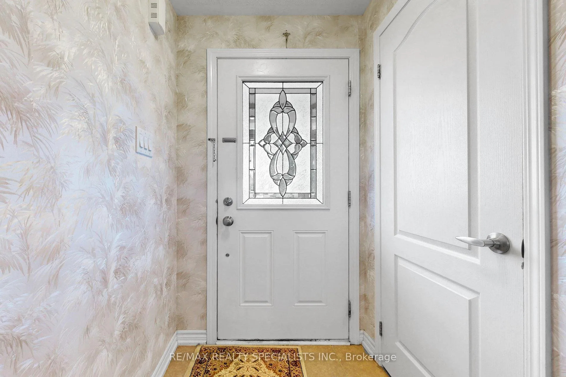 Photo 5 of 17 Leblanc Crescent, Brampton, Northwest Brampton — HOMEH