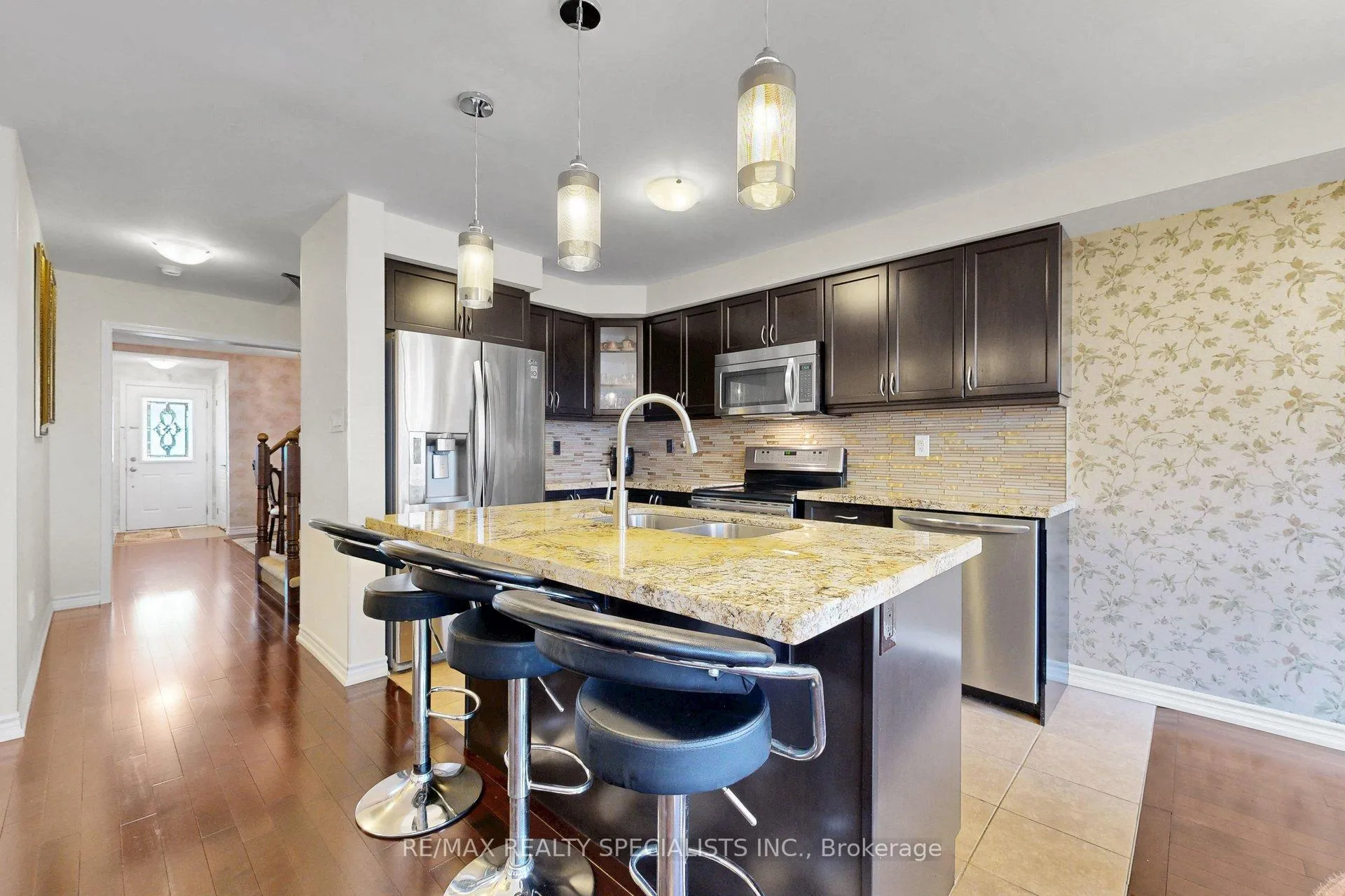 Photo 9 of 17 Leblanc Crescent, Brampton, Northwest Brampton — HOMEH