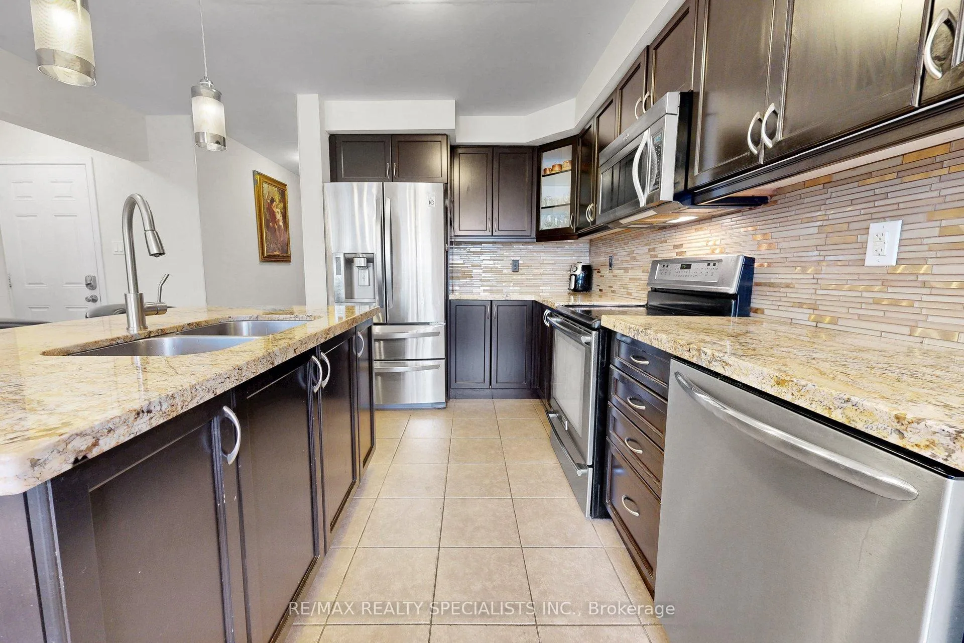 Photo 13 of 17 Leblanc Crescent, Brampton, Northwest Brampton — HOMEH